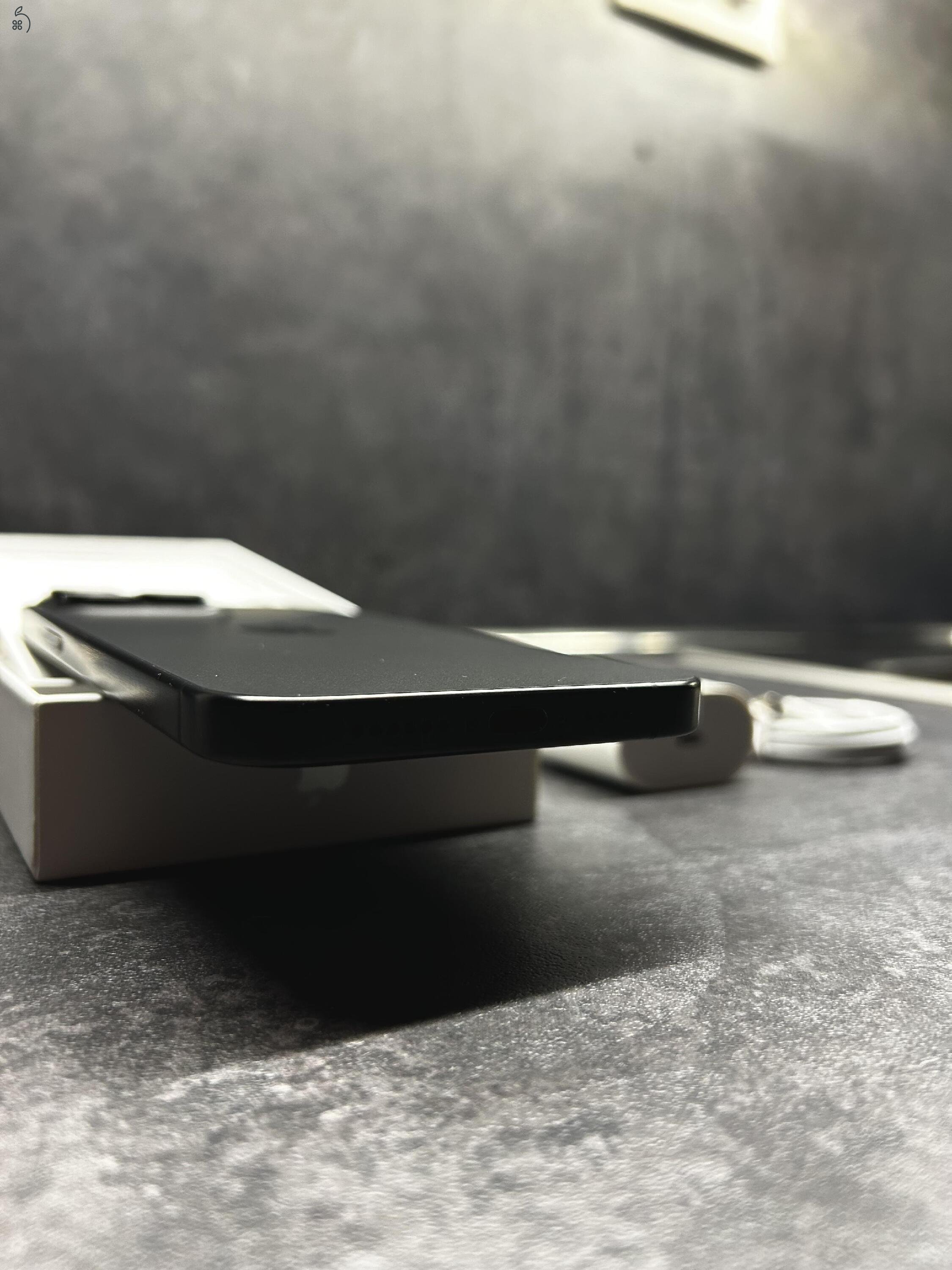 Apple iPhone 16 Pro Max, 256Gb, Gyári Állapotú, Apple Garancia