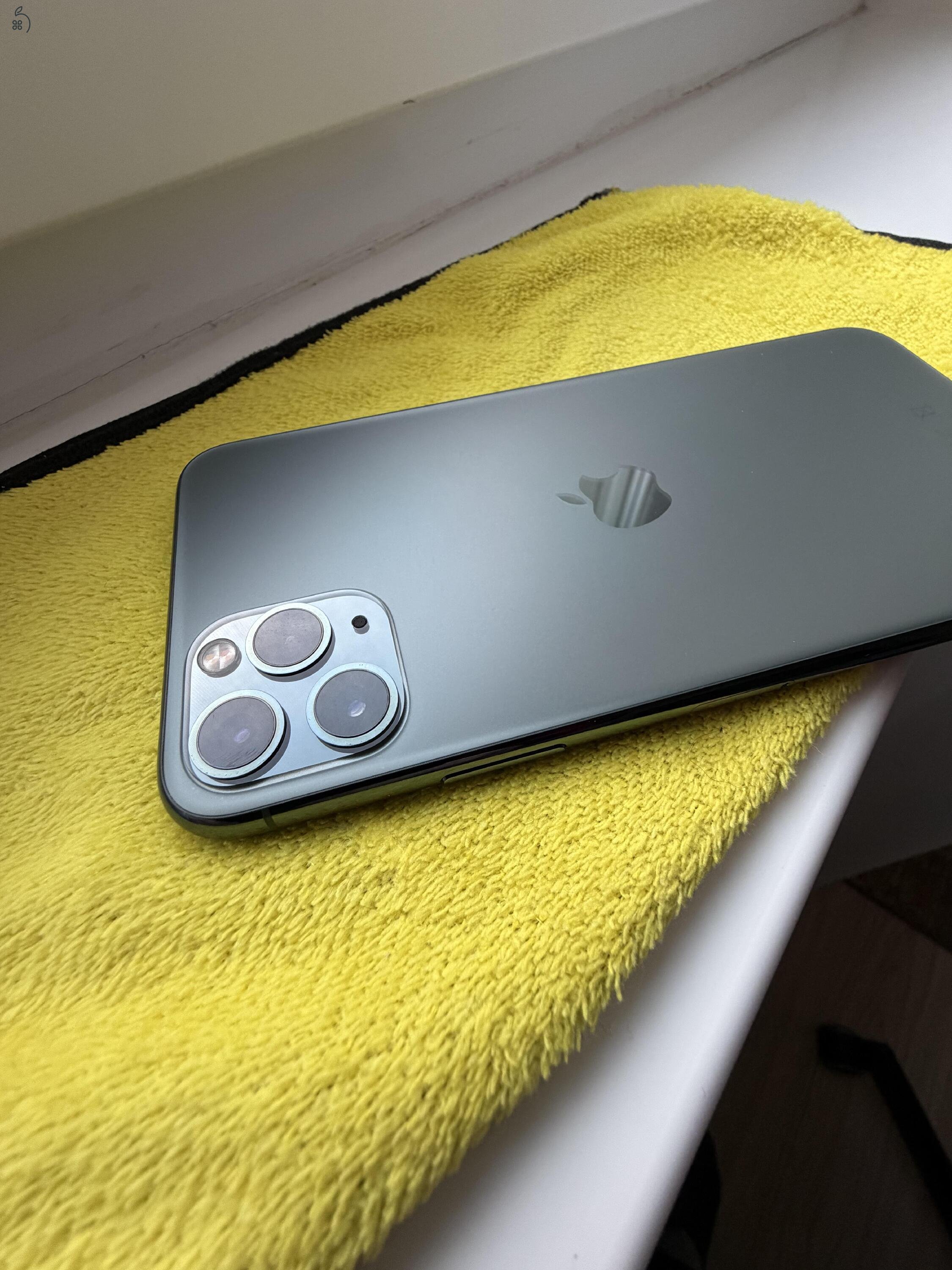 iPhone 11 Pro Max 64GB gyári független eSIM karcmentes