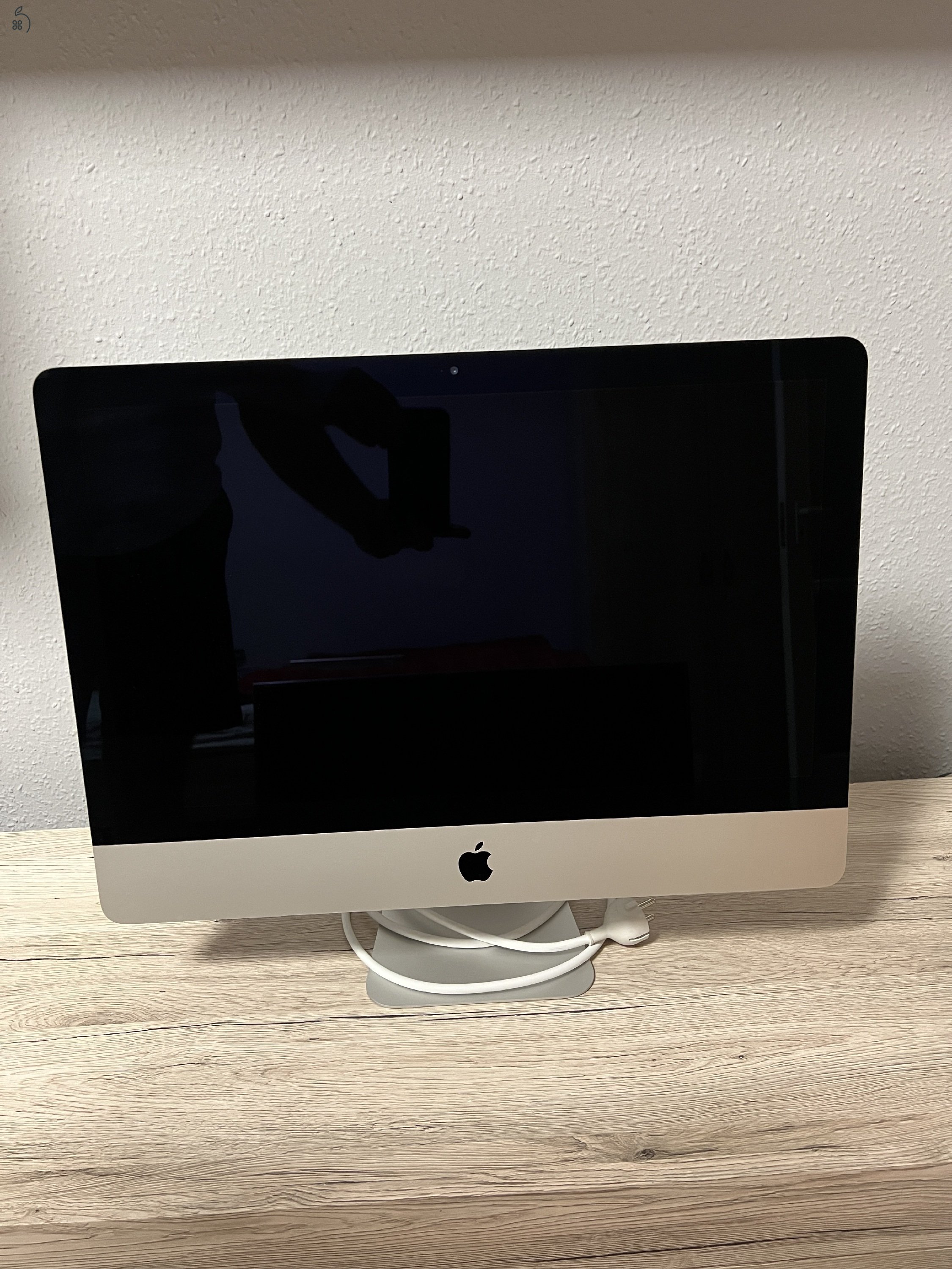 Eladó egy Apple iMac 21.5