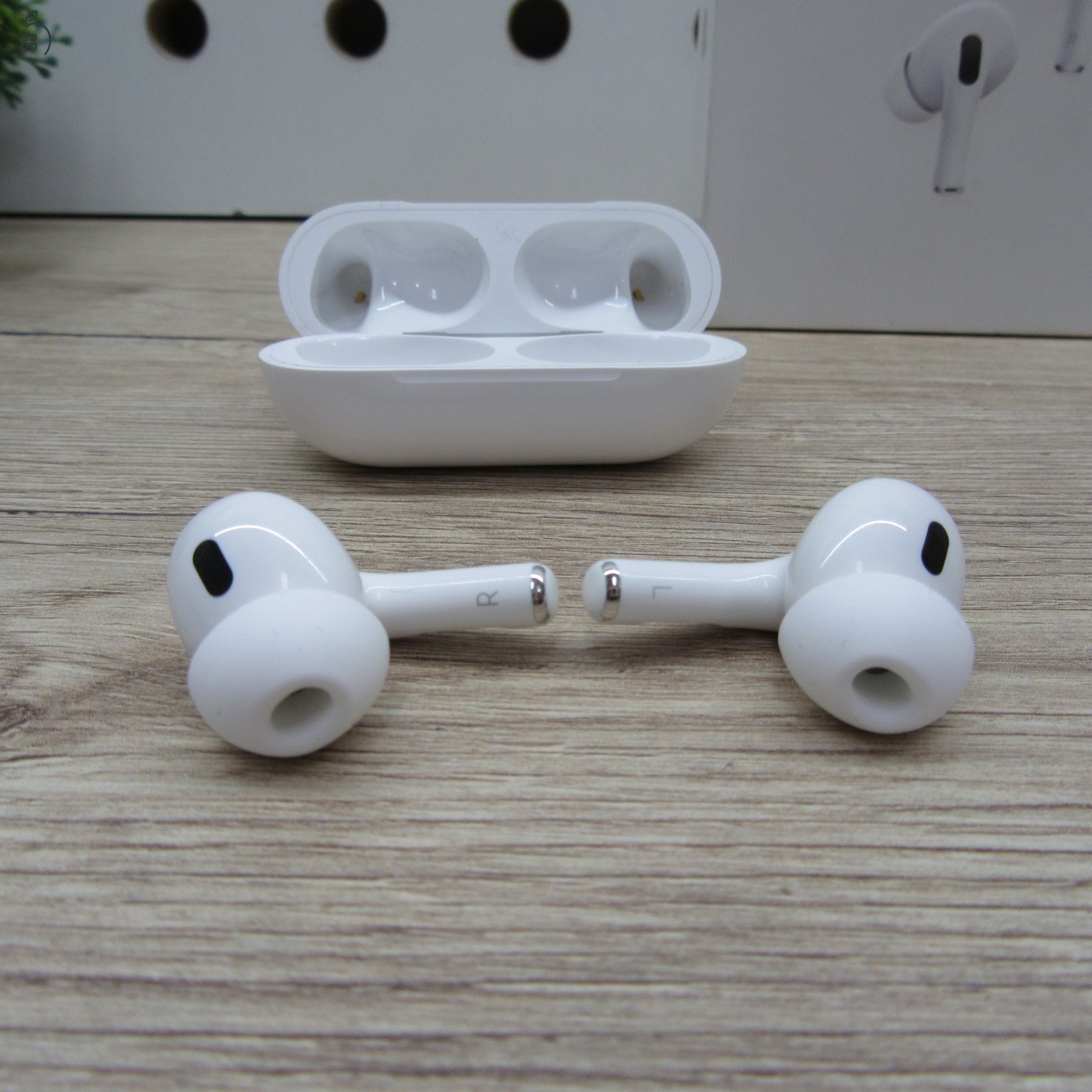 Apple AirPods Pro 2. generáció használt, megkímélt – garanciás 2026.12.19-ig