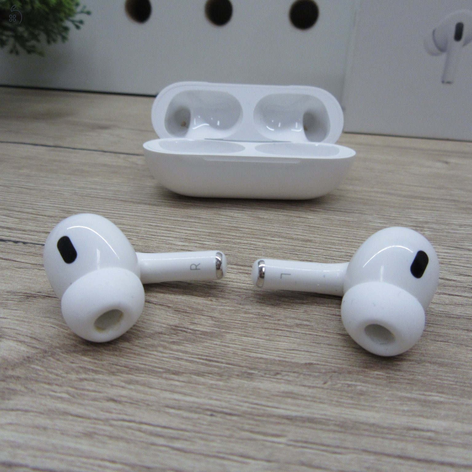 Apple AirPods Pro 2. generáció használt, karcmentes – 6 hónap garancia