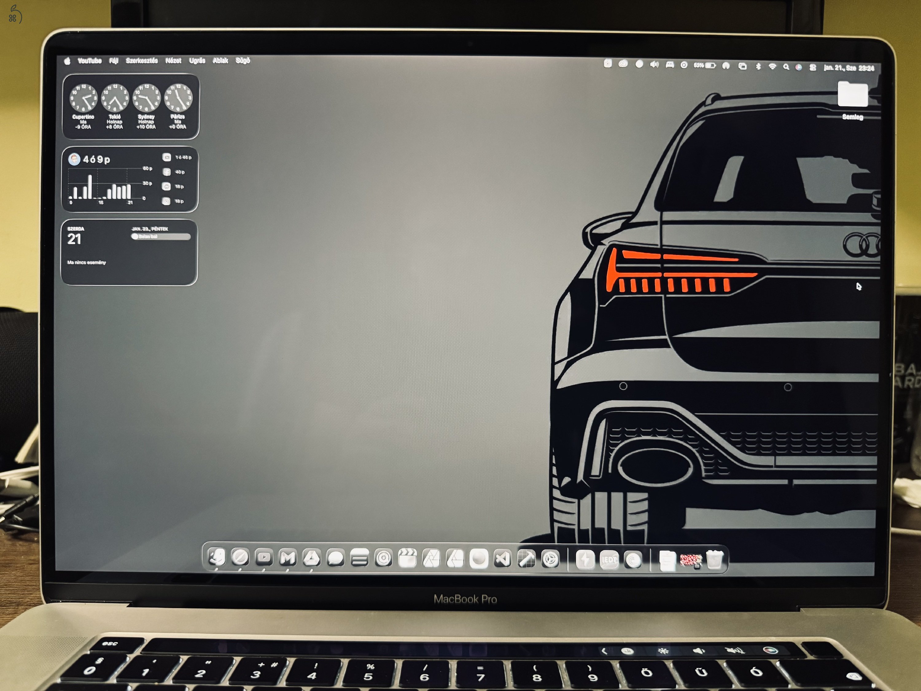 2019 MacBook Pro 16” I9 16/1Tb, Silver szép állapotban