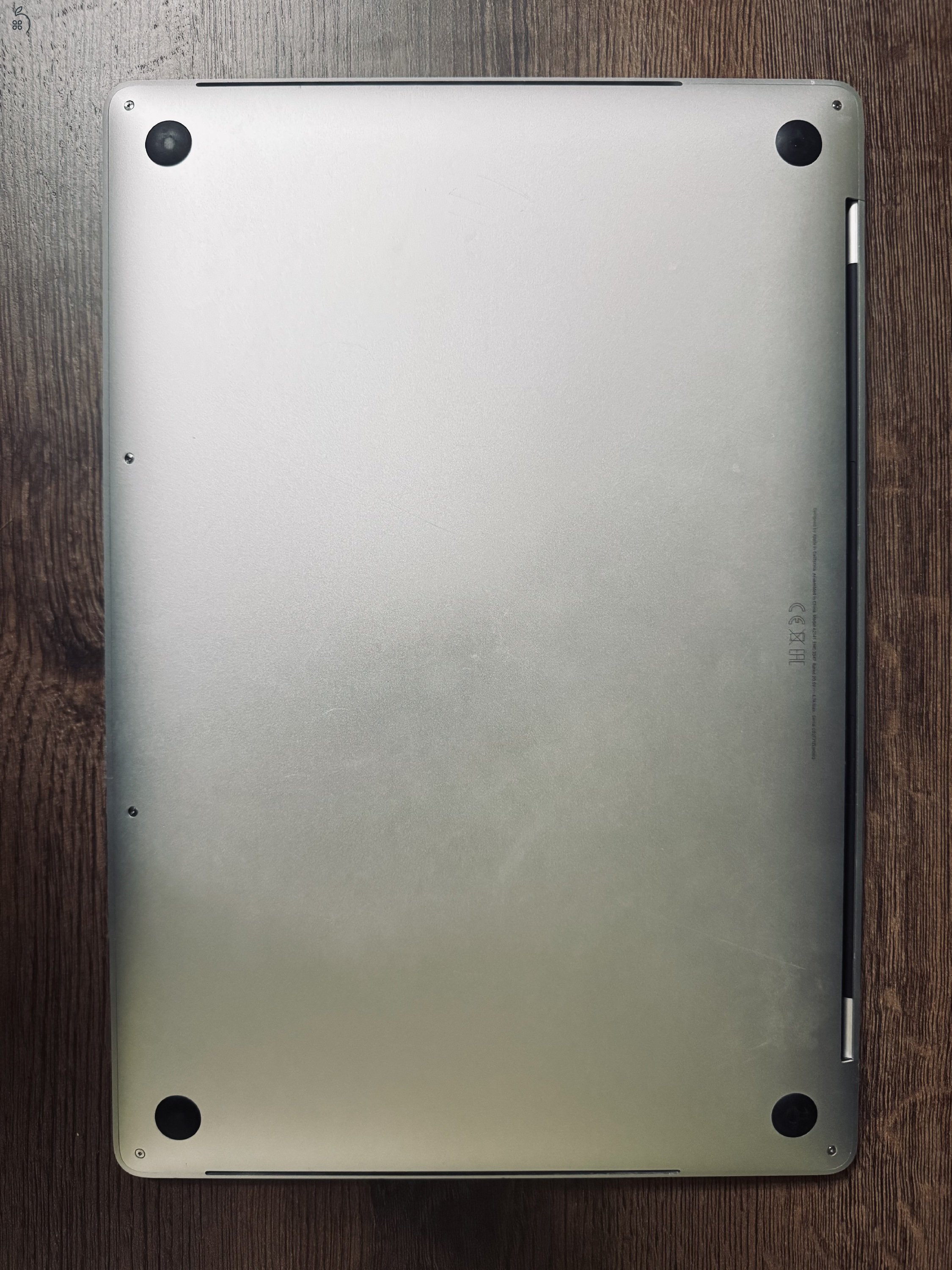 2019 MacBook Pro 16” I9 16/1Tb, Silver szép állapotban