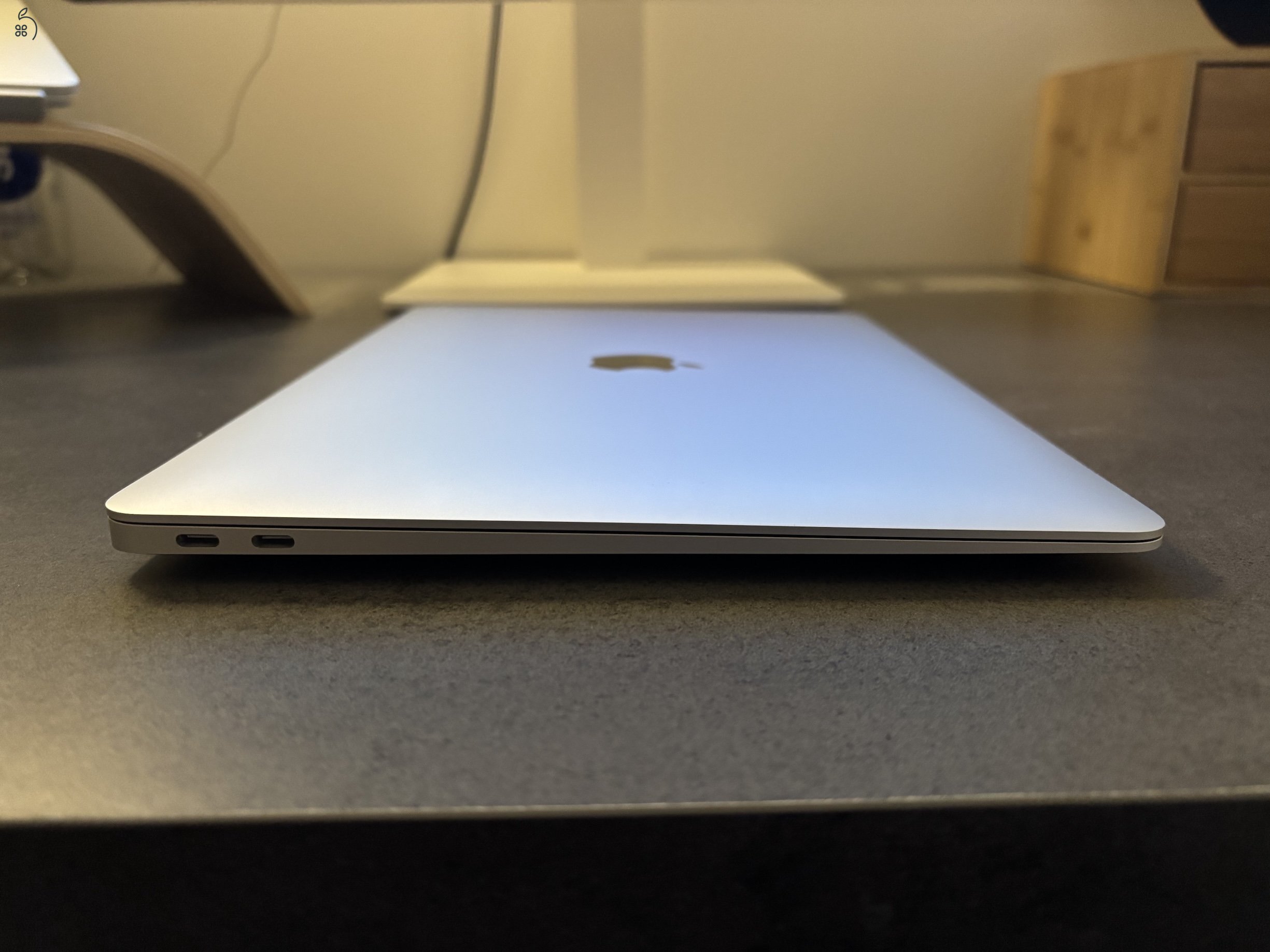 MacBook Air - M1 | 8GB RAM | 256 GB SSD | Int. Eng.