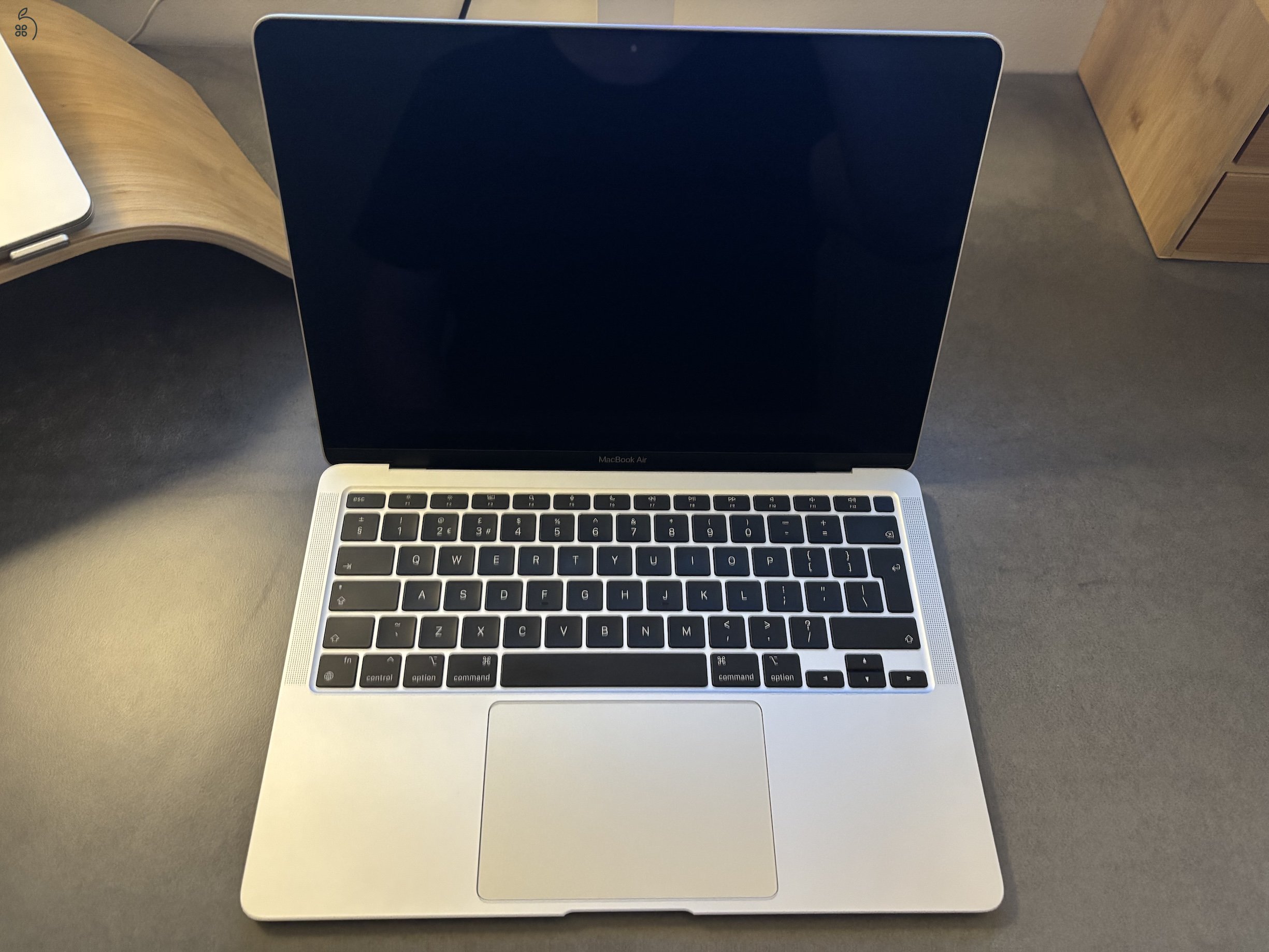 MacBook Air - M1 | 8GB RAM | 256 GB SSD | Int. Eng.