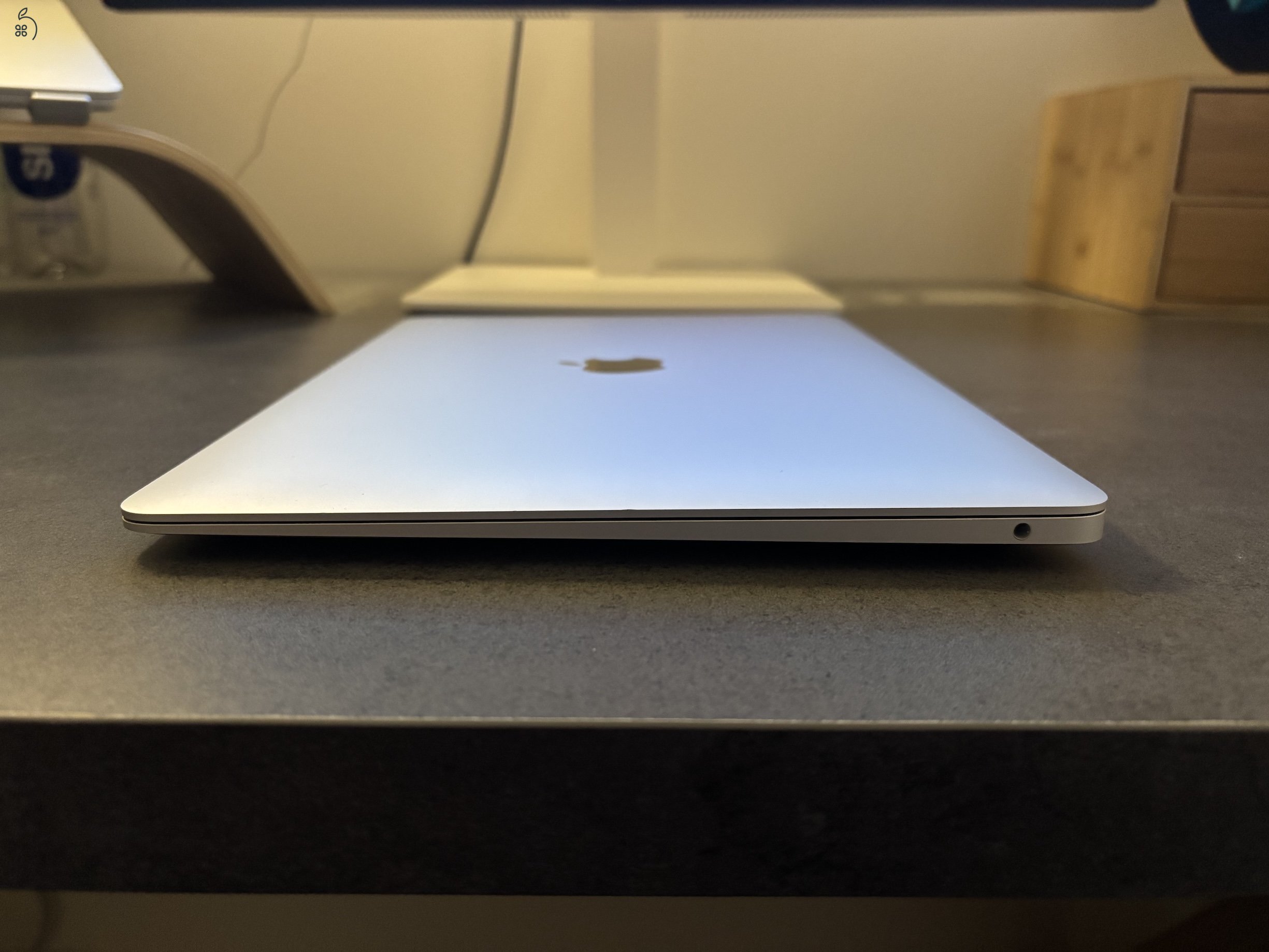 MacBook Air - M1 | 8GB RAM | 256 GB SSD | Int. Eng.