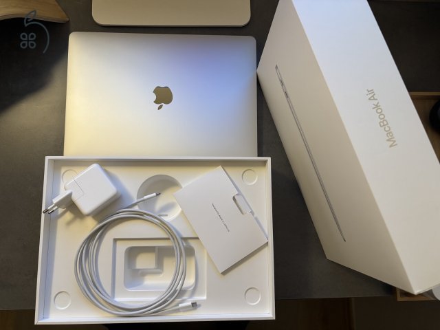 MacBook Air - M1 | 8GB RAM | 256 GB SSD | Int. Eng.