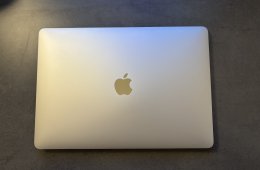 MacBook Air - M1 | 8GB RAM | 256 GB SSD | Int. Eng.