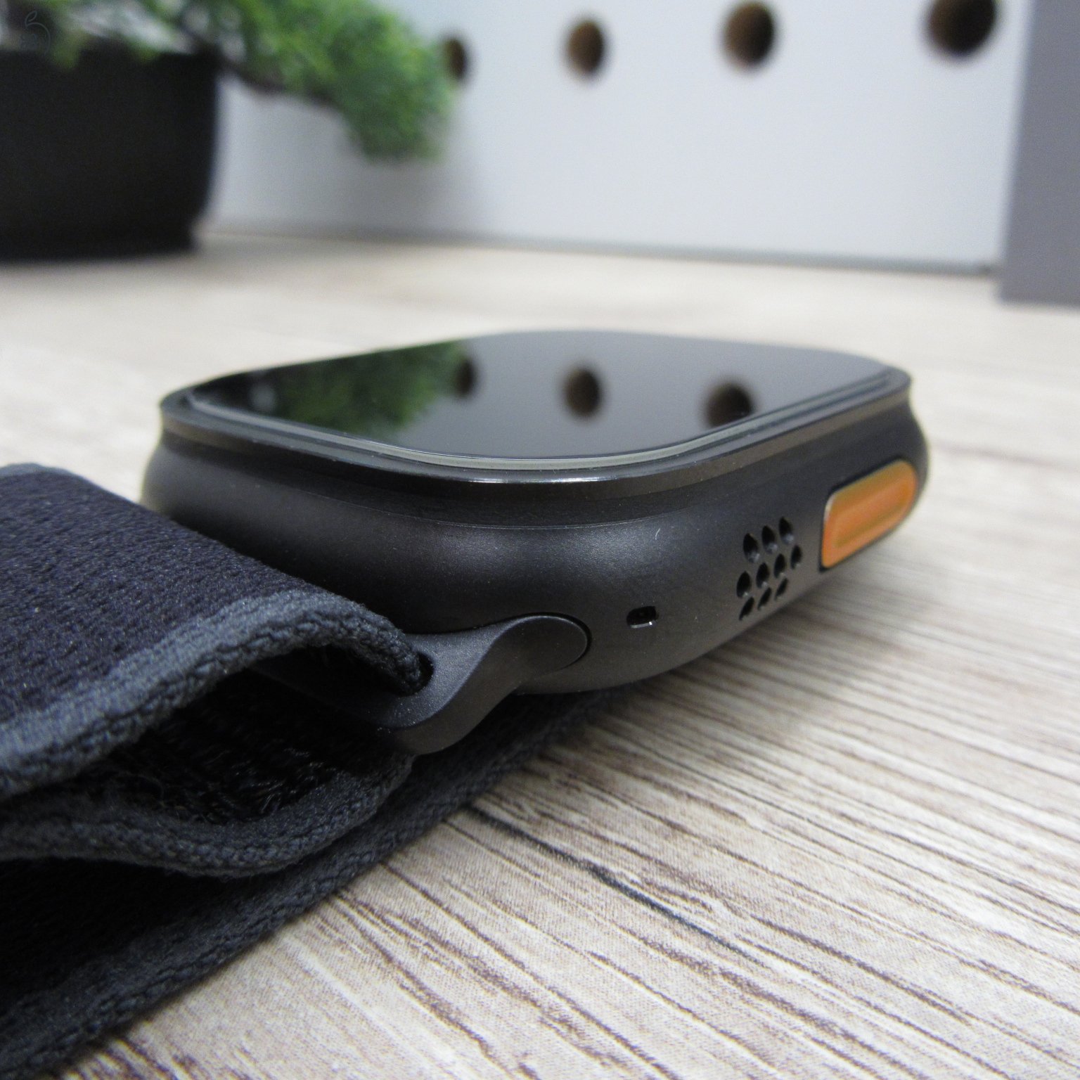 Apple Watch Ultra 2 49mm használt – 100% akku – garanciás 2028.10.09-ig