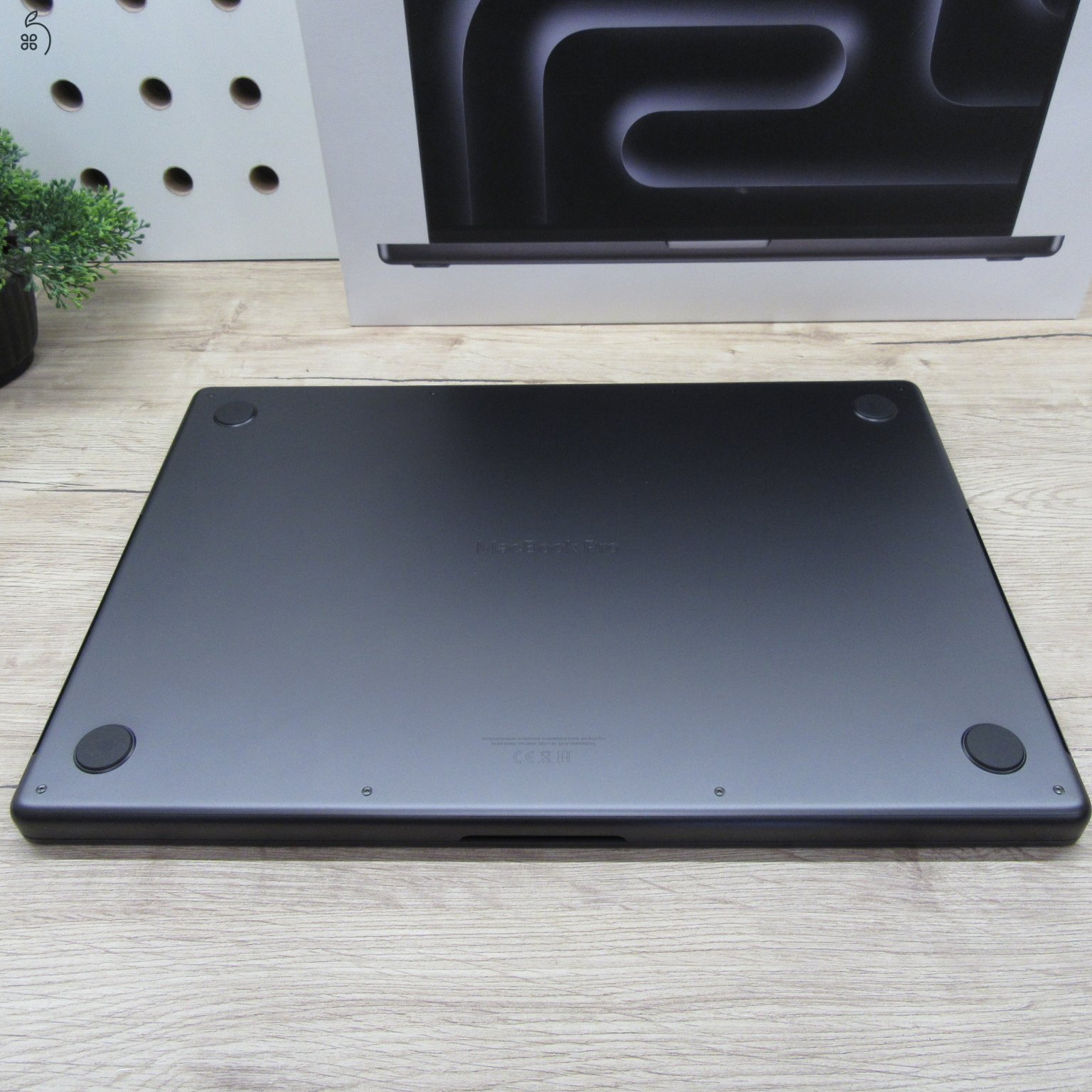 Apple MacBook Pro 16 (2024) M4 Pro 24GB/500GB használt, karcmentes – 95% akku