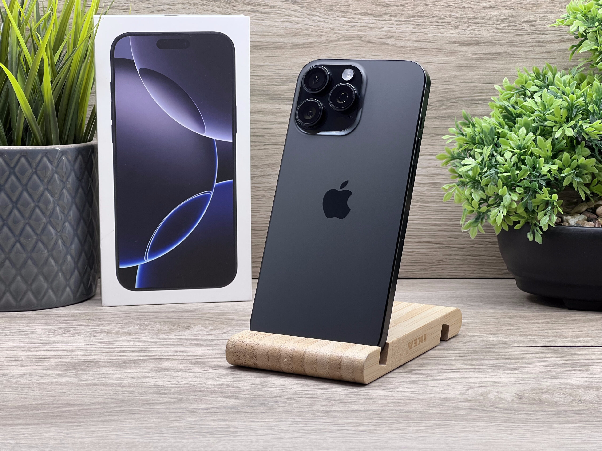 iPhone 16 Pro Max Black Titanium 256GB 2 ÉV Garanciával Számlával 100% Akku