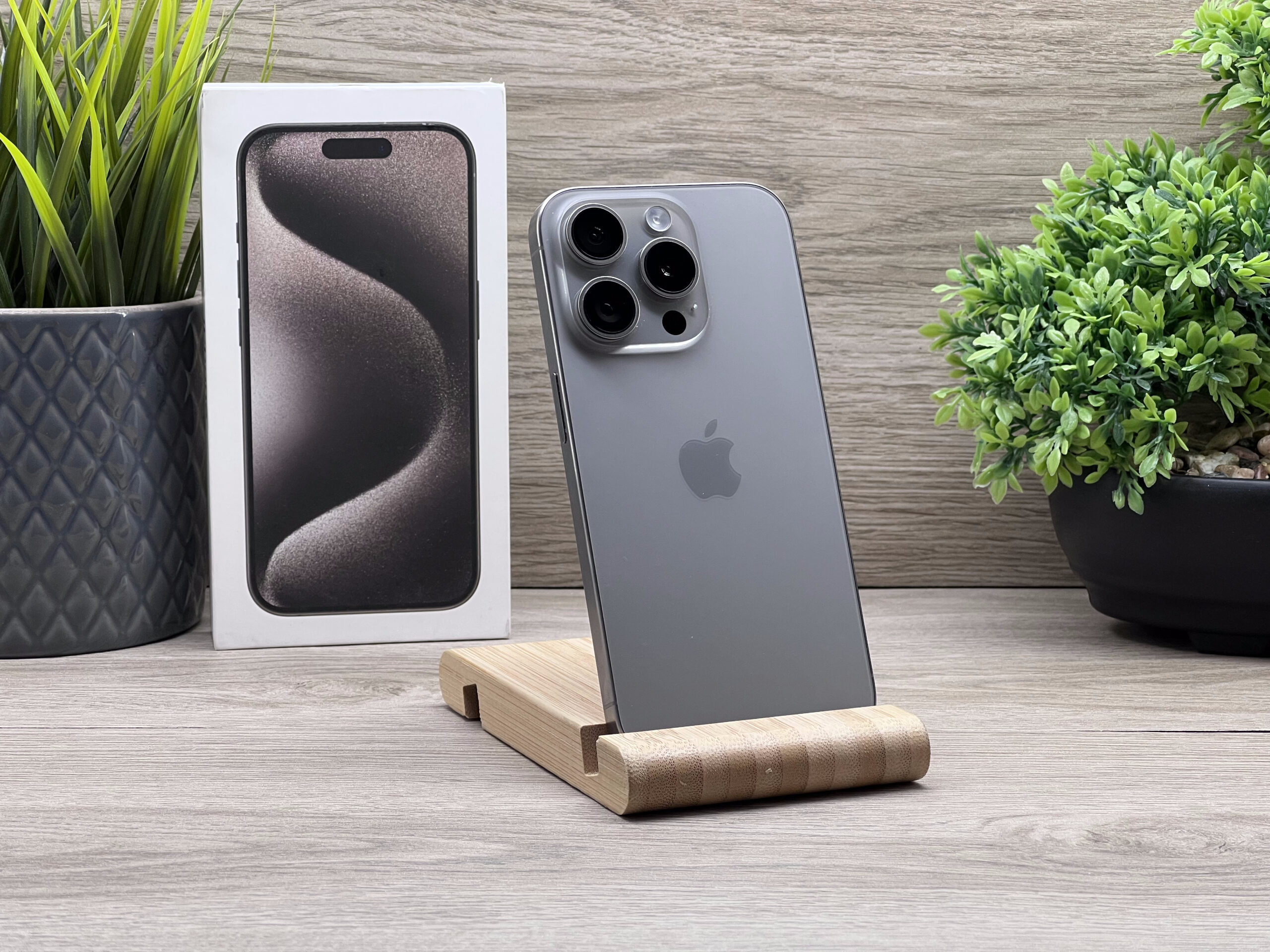 iPhone 15 Pro Natural Titanium 128GB 2 ÉV Garanciával Számlával 94% Akku