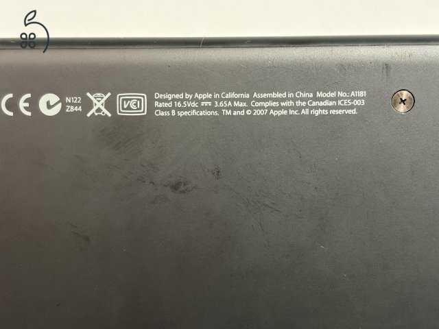 Apple MacBook A1181 gyűjtőknek vagy fanatikusoknak.