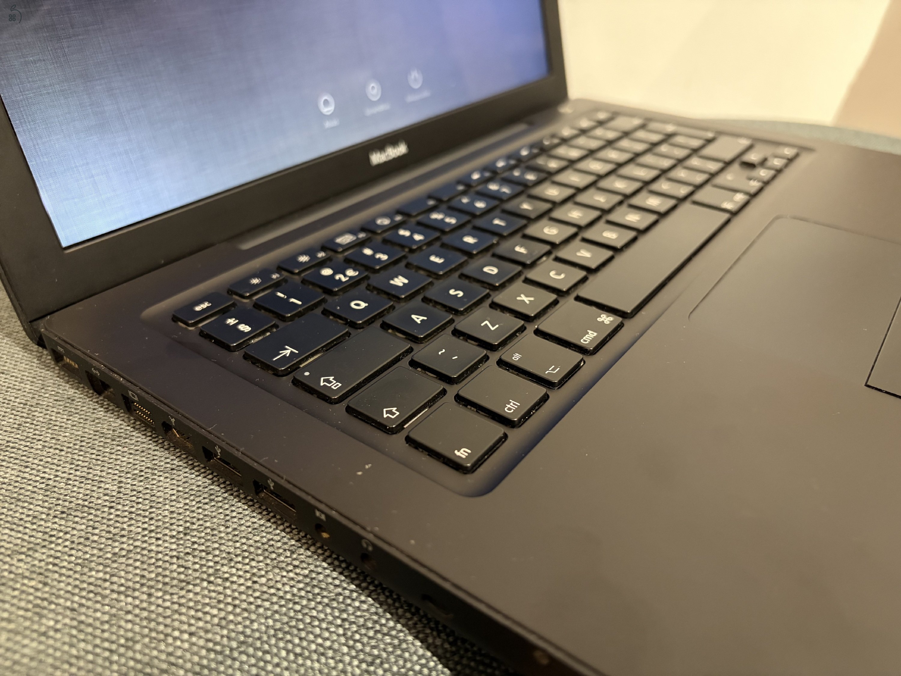 Apple MacBook A1181 gyűjtőknek vagy fanatikusoknak.