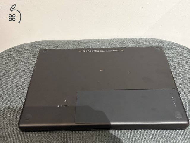 Apple MacBook A1181 gyűjtőknek vagy fanatikusoknak.