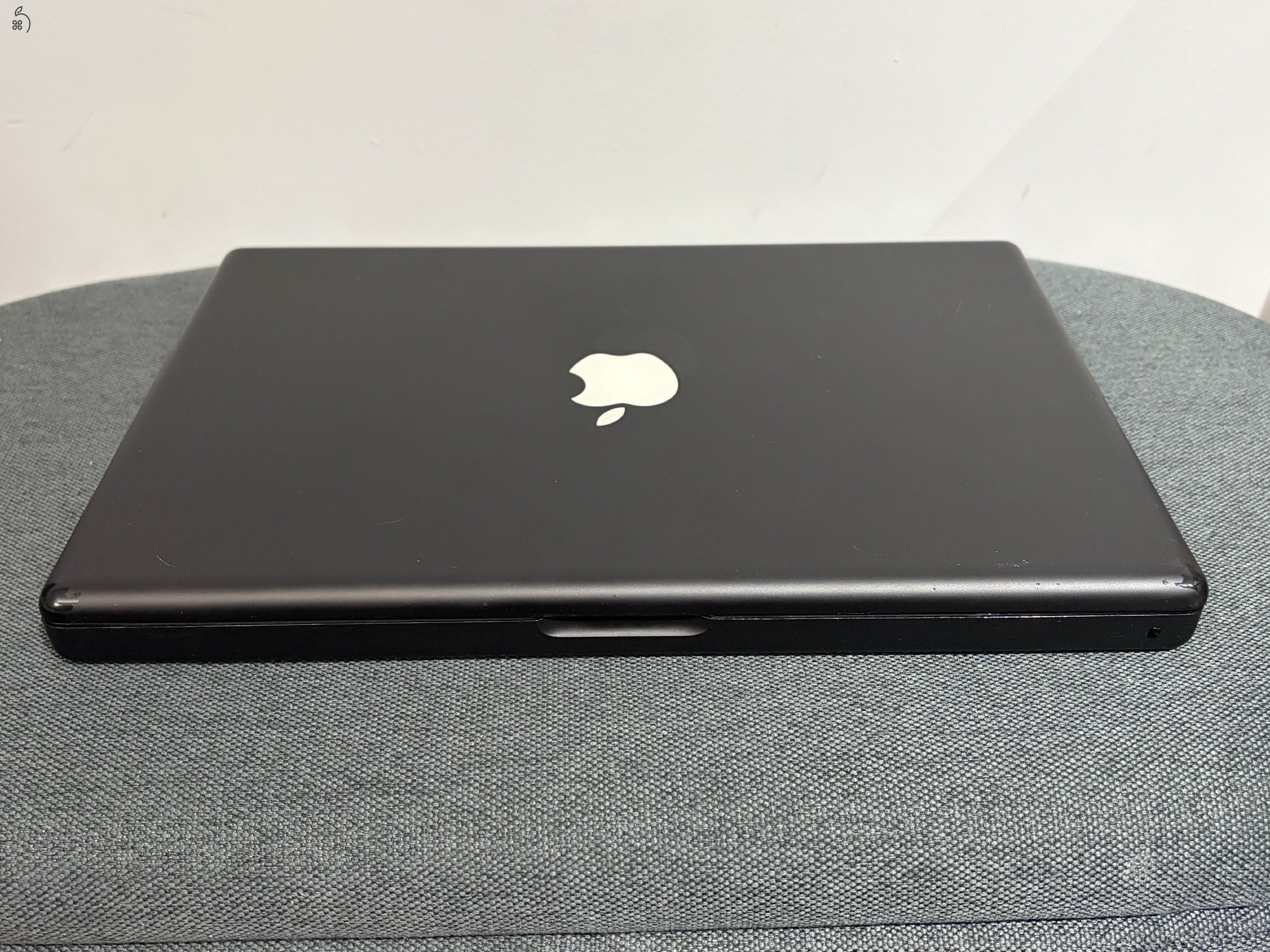 Apple MacBook A1181 gyűjtőknek vagy fanatikusoknak.