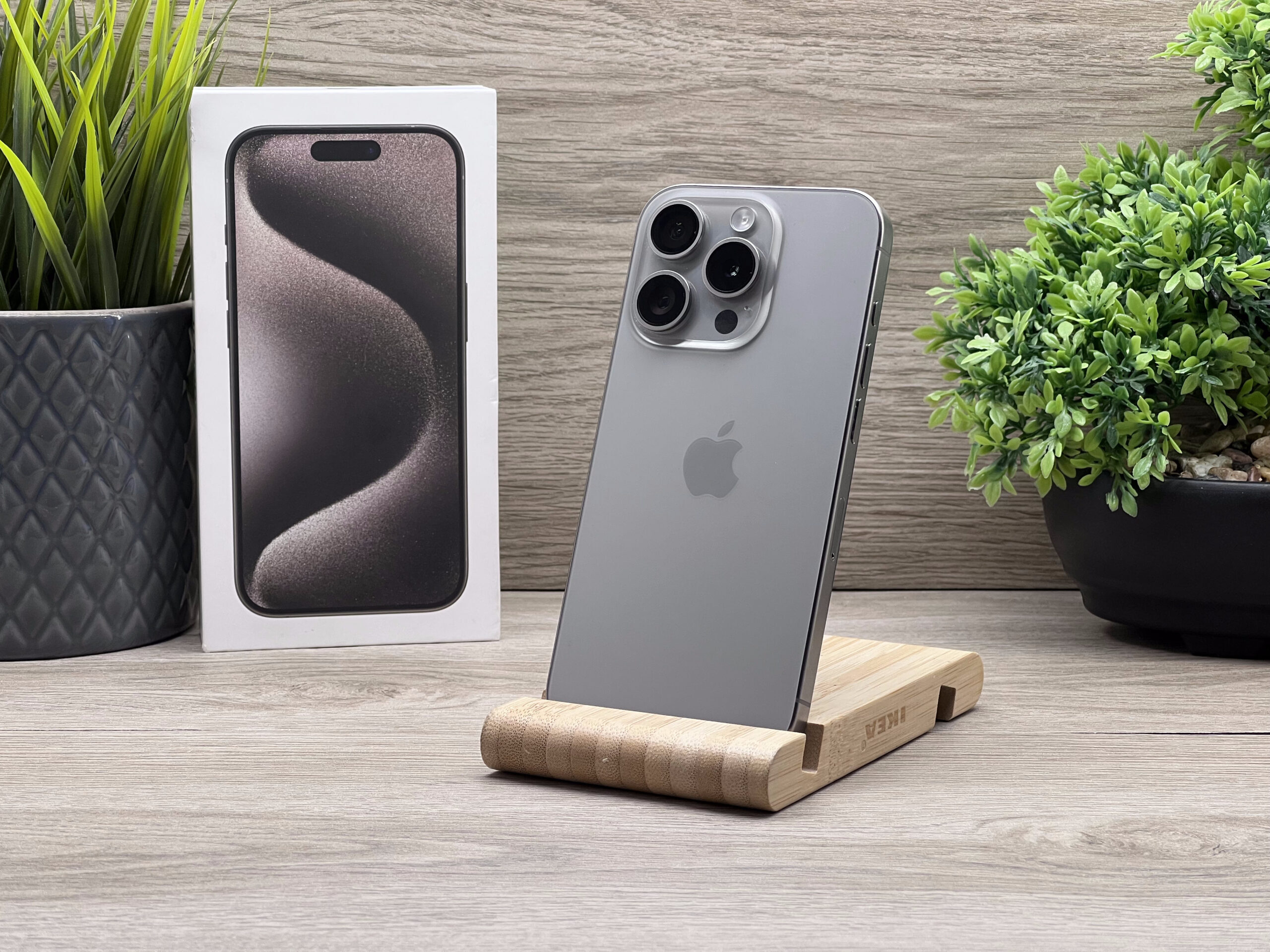 iPhone 15 Pro Natural Titanium 128GB 2 ÉV Garanciával Számlával 90% Akku