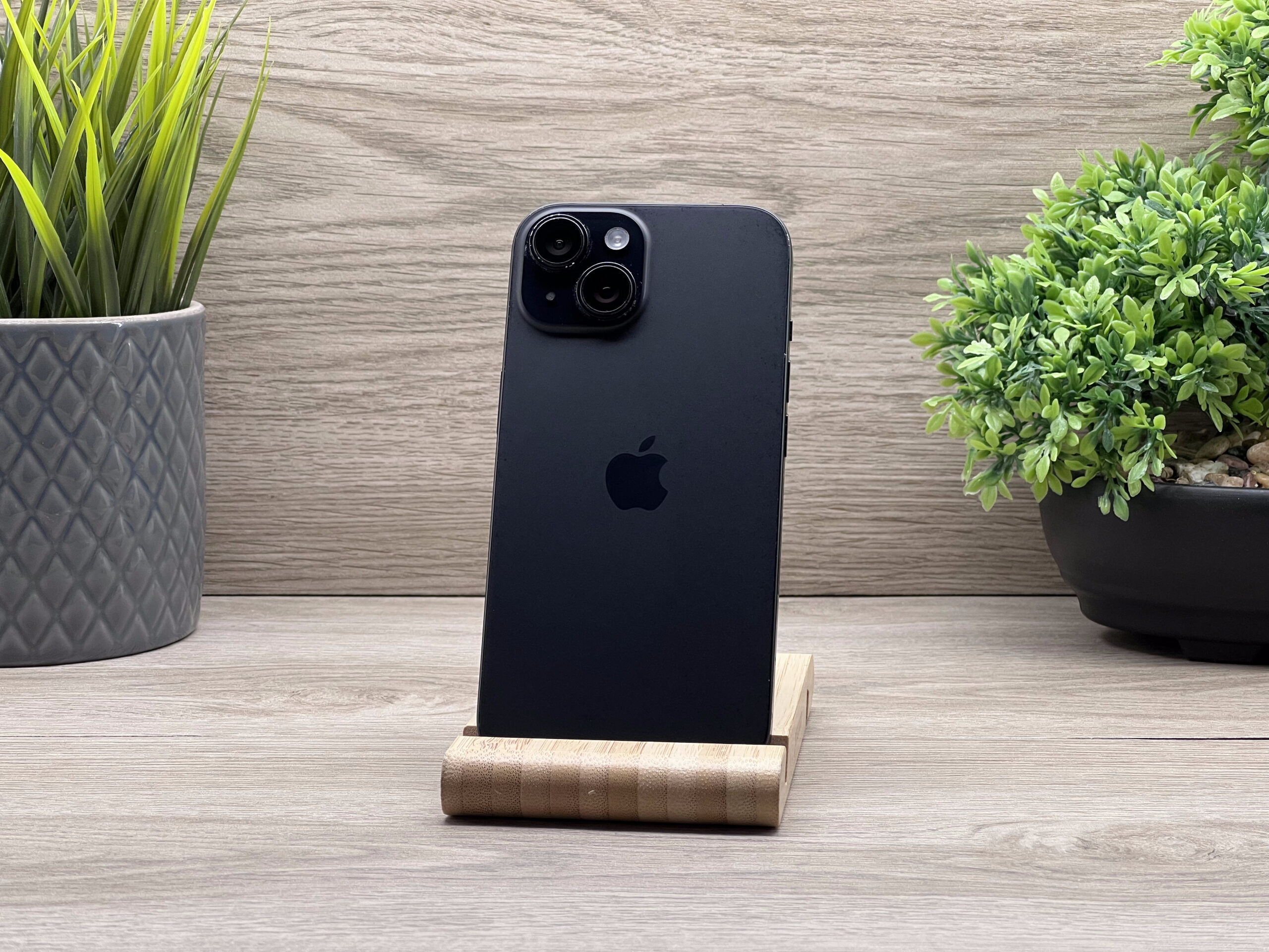 iPhone 15 Black 128GB 2 ÉV Garanciával Számlával 91% Akku