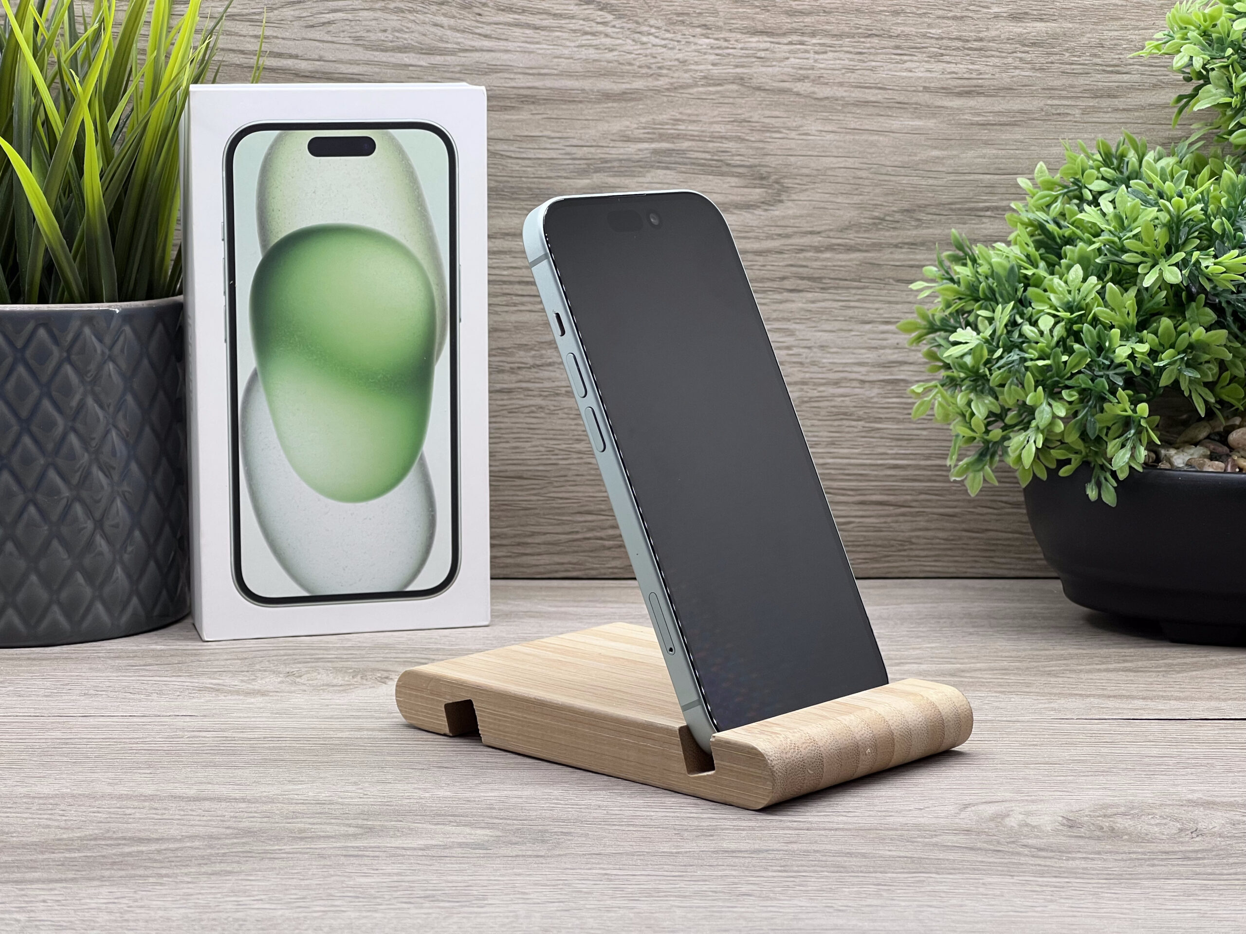 Hibátlan iPhone 15 Green 128GB 2 ÉV Garanciával Számlával 100% Akku