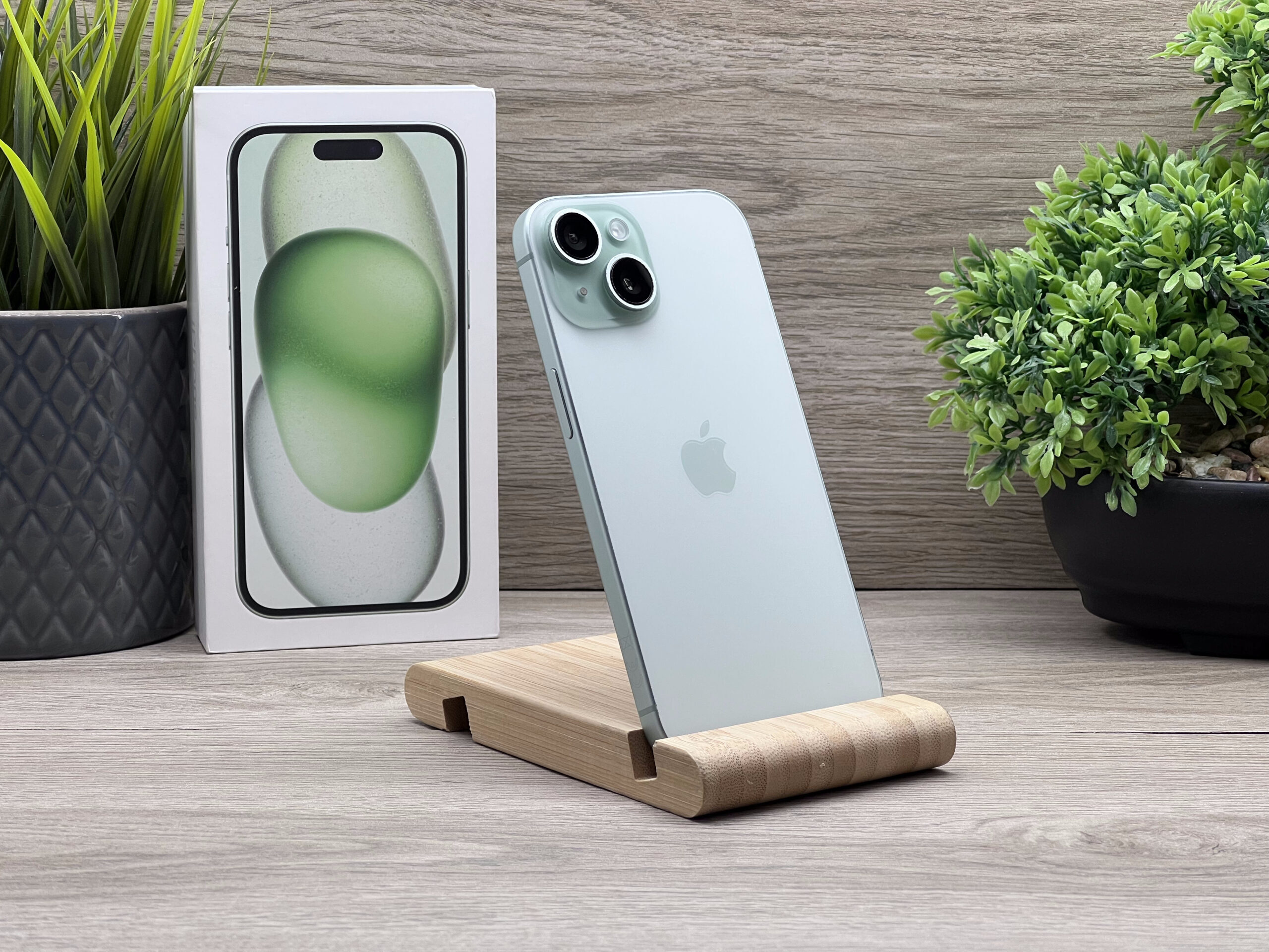 Hibátlan iPhone 15 Green 128GB 2 ÉV Garanciával Számlával 100% Akku