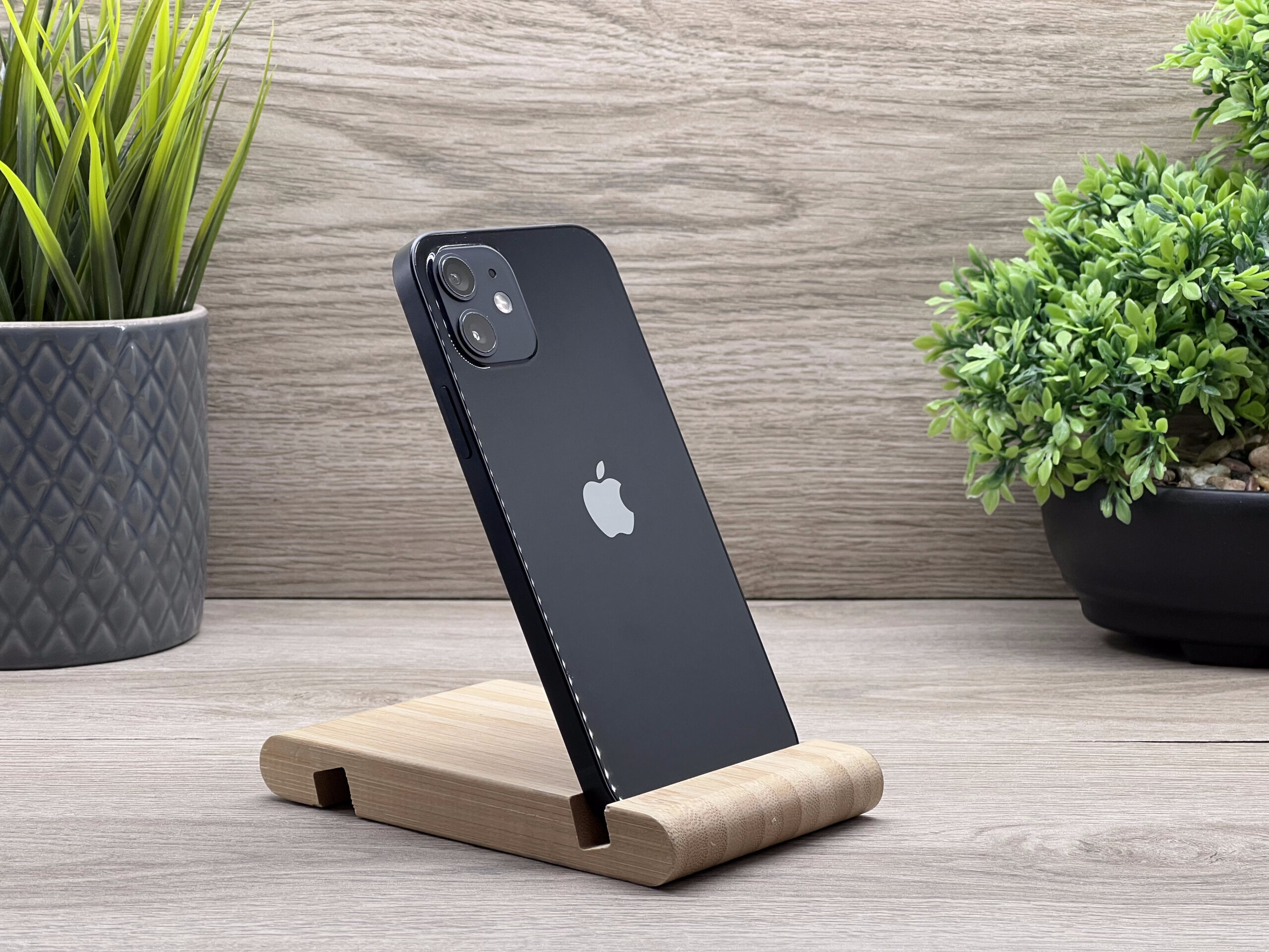 iPhone 12 Black 64GB 2 ÉV Garanciával Számlával 93% Akku