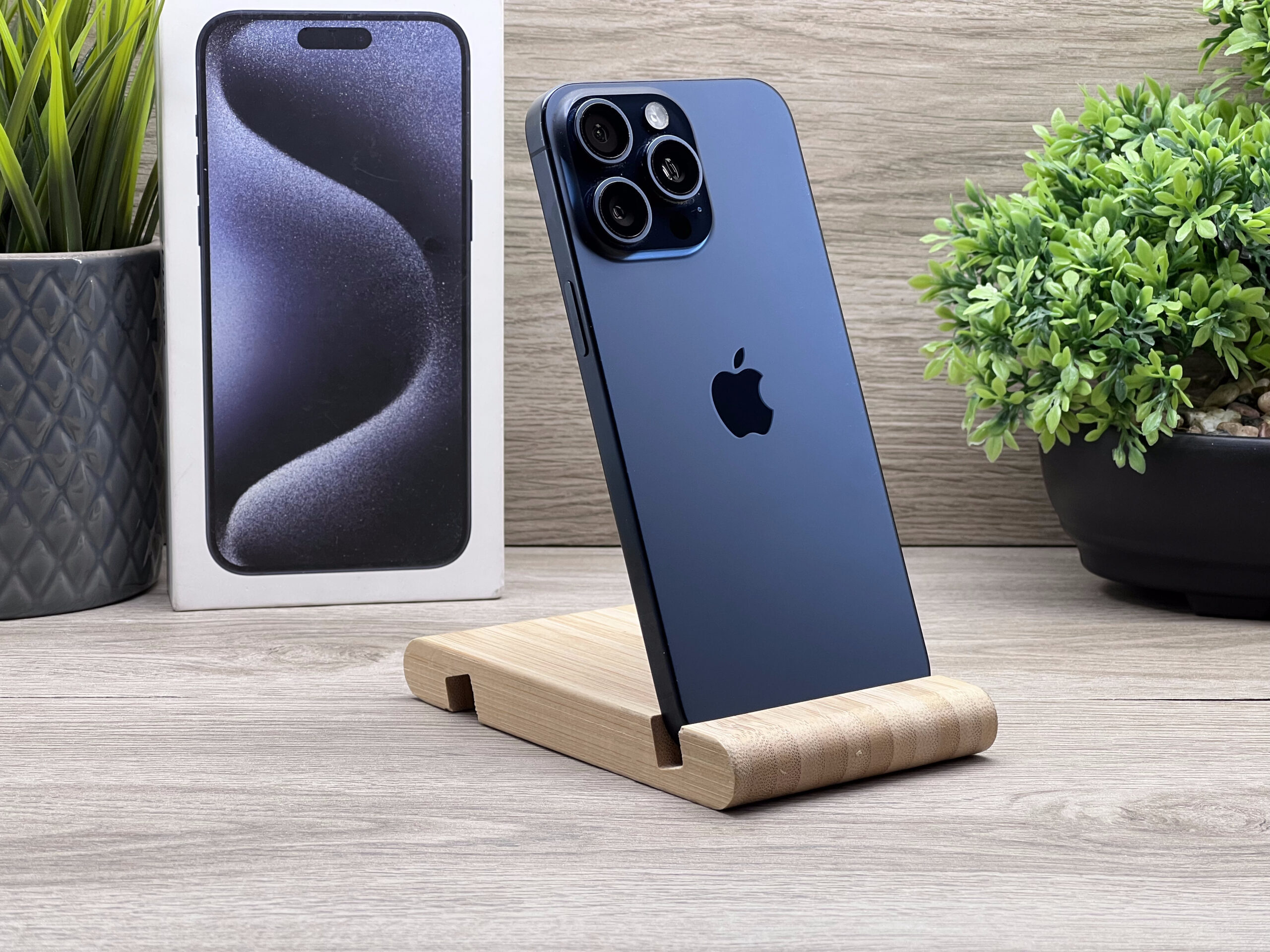 Hibátlan iPhone 15 Pro Blue Titanium 256GB 2 ÉV Garanciával Számlával 91% Akku