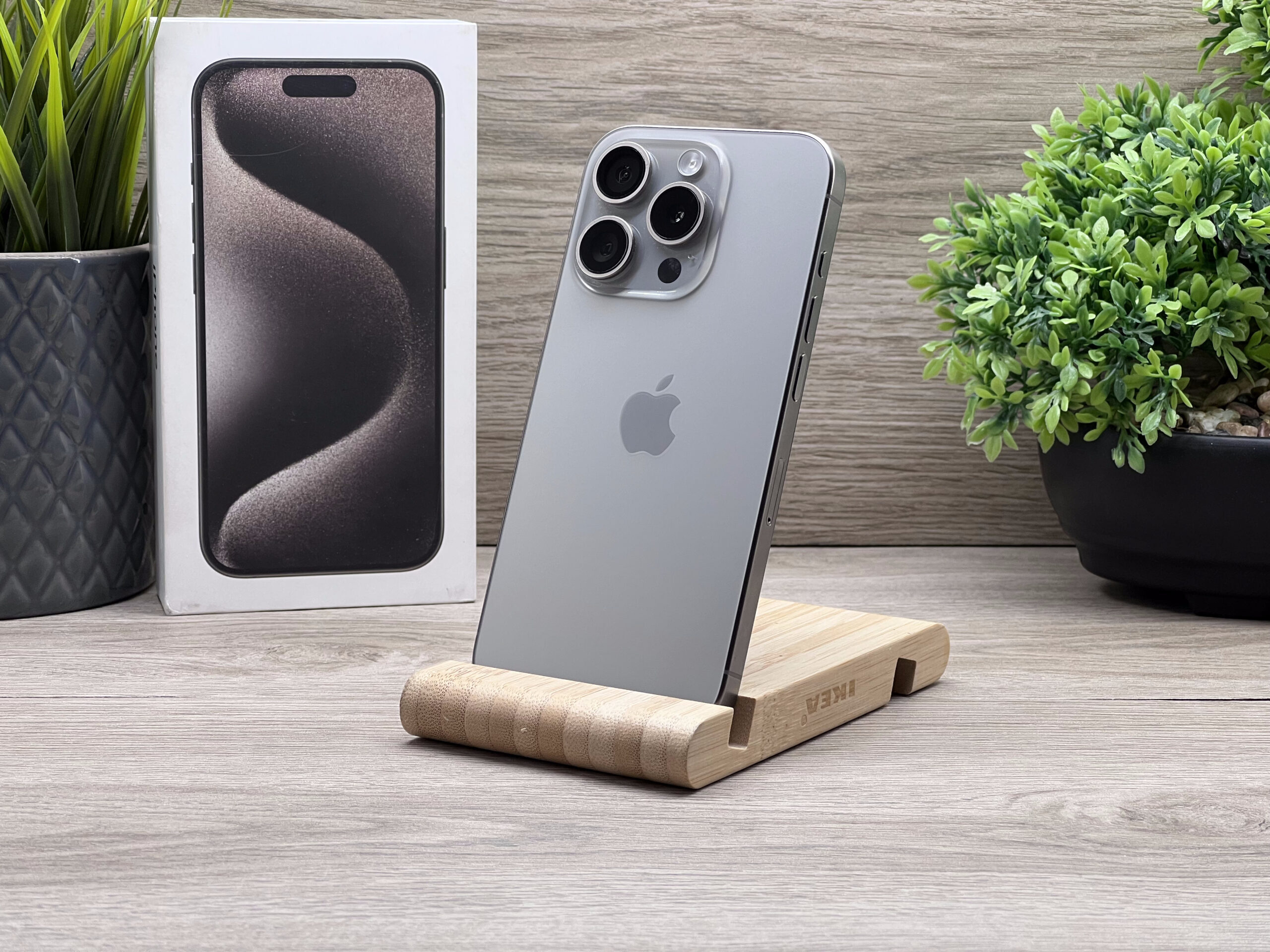 Hibátlan iPhone 15 Pro Natural Titanium 128GB 2 ÉV Garanciával Számlával 92% Akku