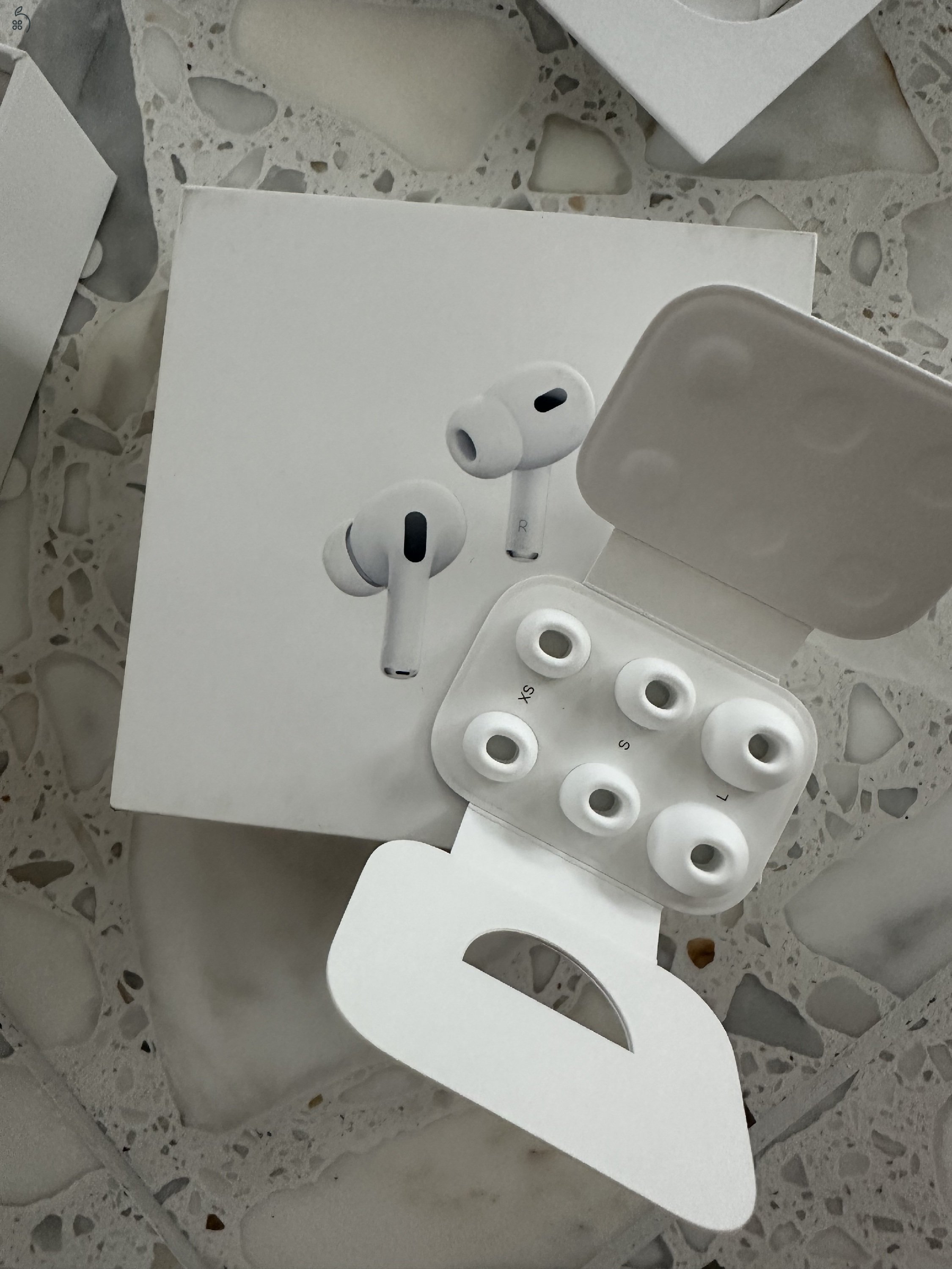 Apple AirPods Pro - új - GARANCIÁLIS