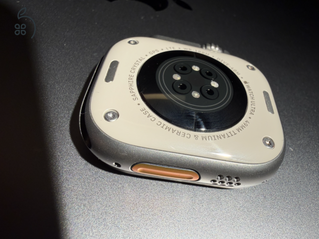 Apple Watch Ultra 1 (49mm) – 89% akku, szép állapot