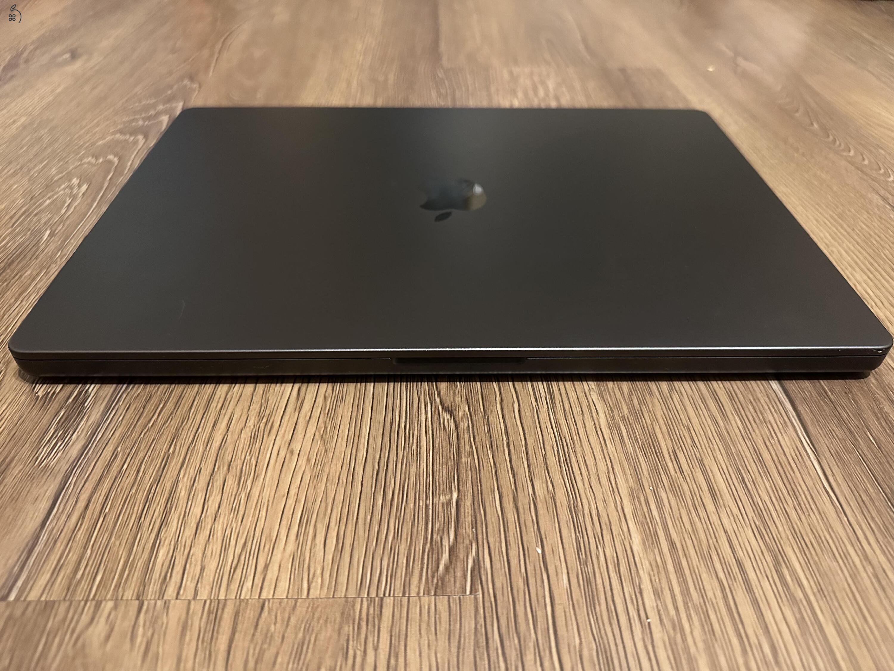 2024 Macbook Pro, 16', M4PRO, 48/512, asztrofekete, 100% akku, 41 ciklus