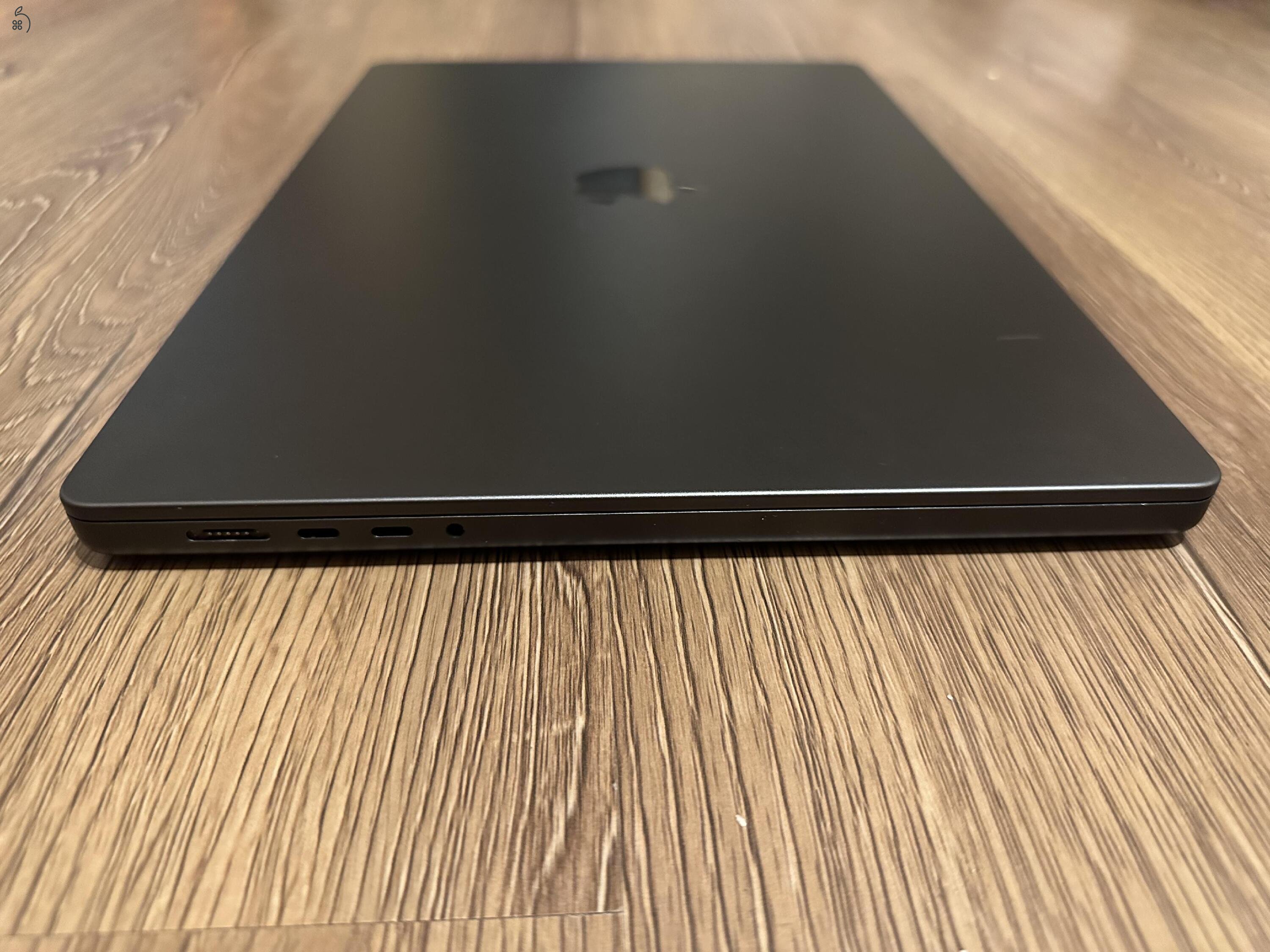 2024 Macbook Pro, 16', M4PRO, 48/512, asztrofekete, 100% akku, 41 ciklus
