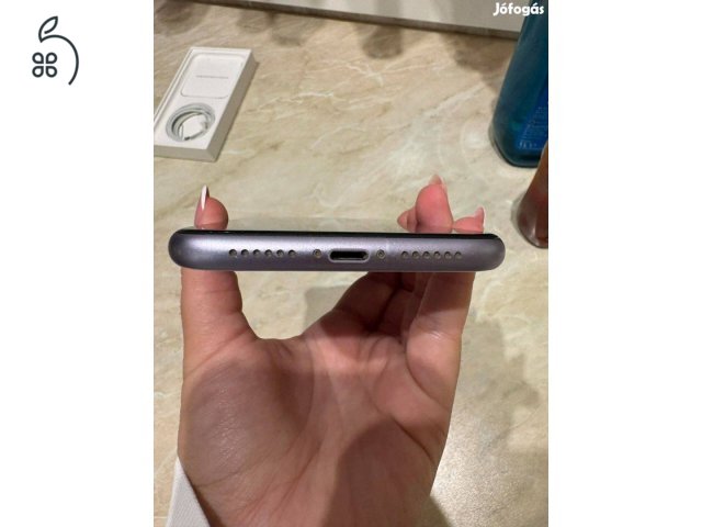 Iphone 11, ajándék tokokkal