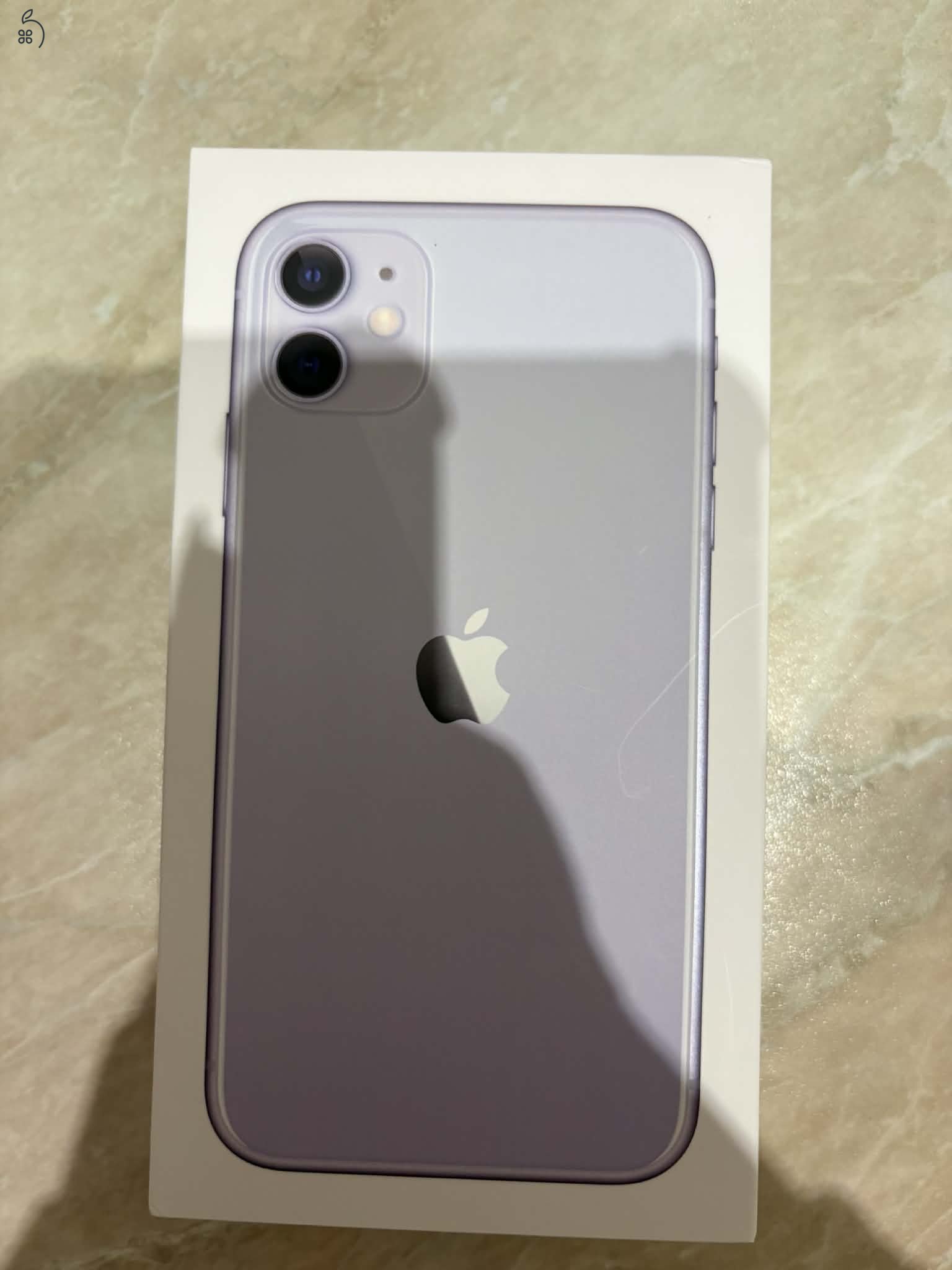 Iphone 11, ajándék tokokkal