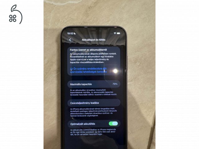Iphone 11, ajándék tokokkal