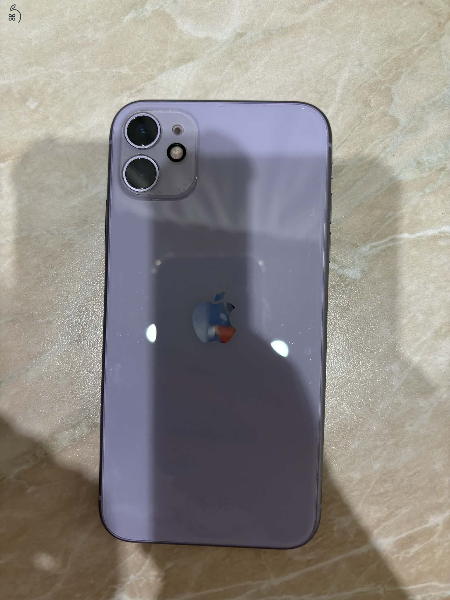 Iphone 11, ajándék tokokkal