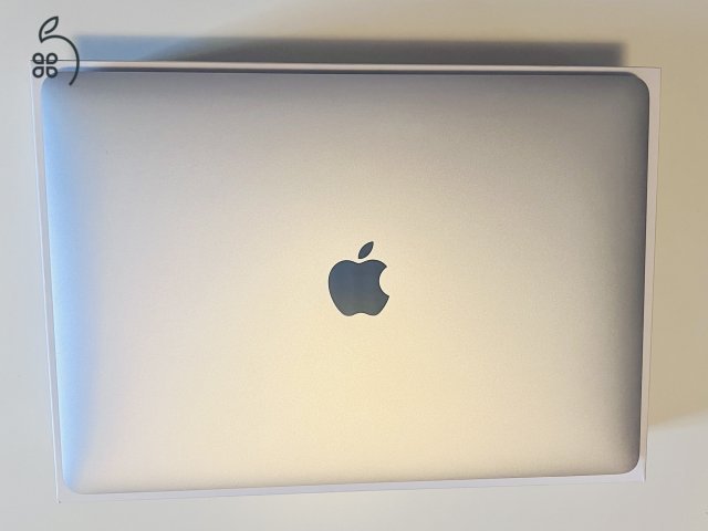 Eladó MacBook Air (M1) 8GB RAM, 512 GB SSD (első tulajdonostól, iStyle számlával!)