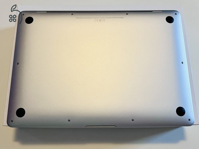 Eladó MacBook Air (M1) 8GB RAM, 512 GB SSD (első tulajdonostól, iStyle számlával!)