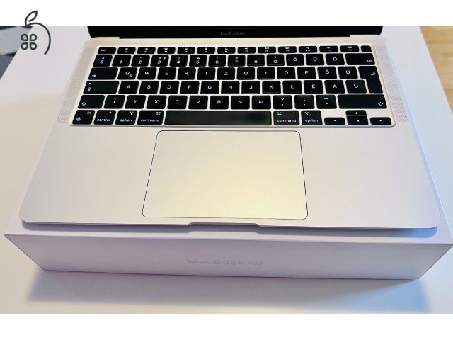 Eladó MacBook Air (M1) 8GB RAM, 512 GB SSD (első tulajdonostól, iStyle számlával!)
