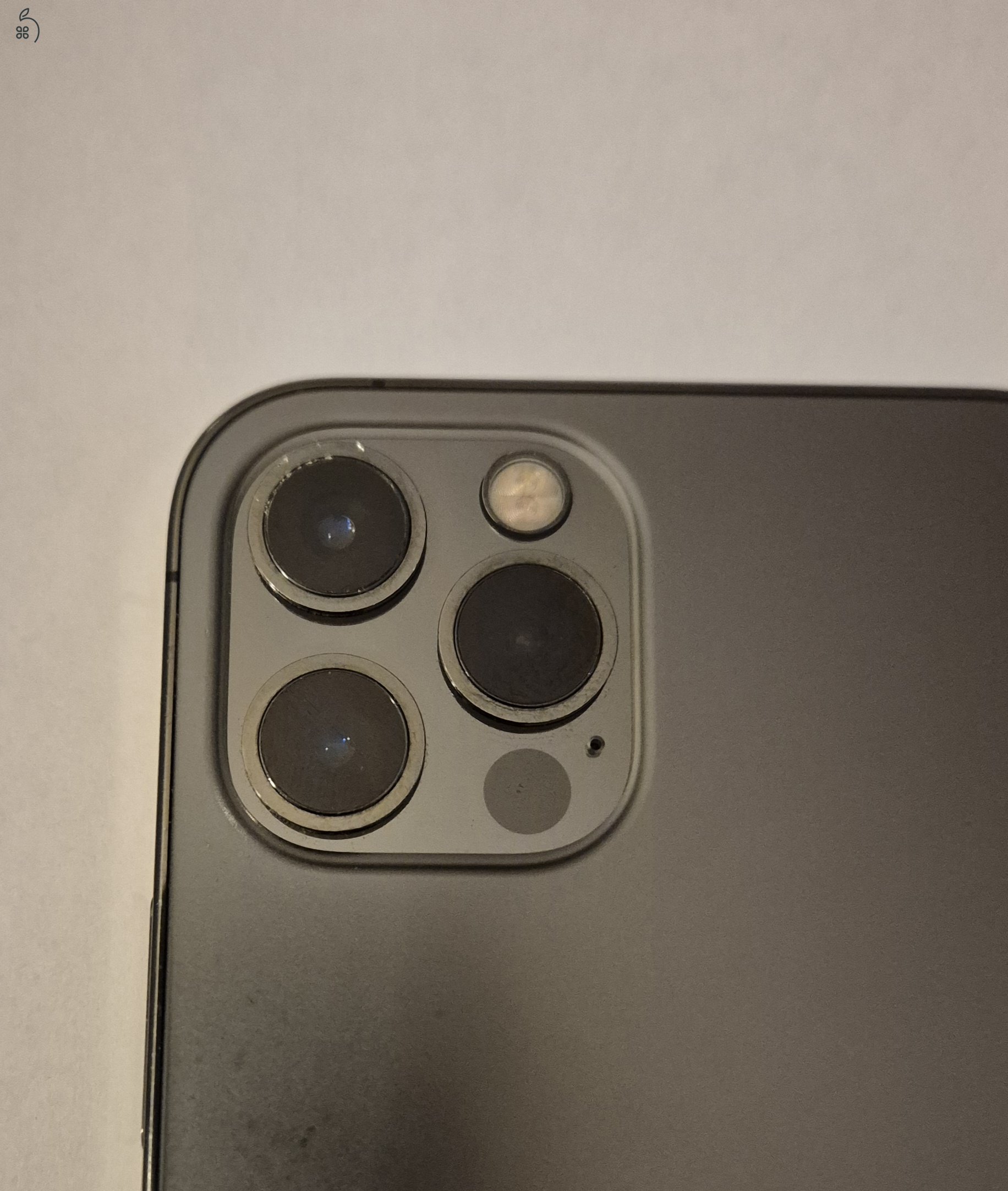 iPhone 12 Pro 128 GB – szép állapotú, akku cserélve, tokokkal