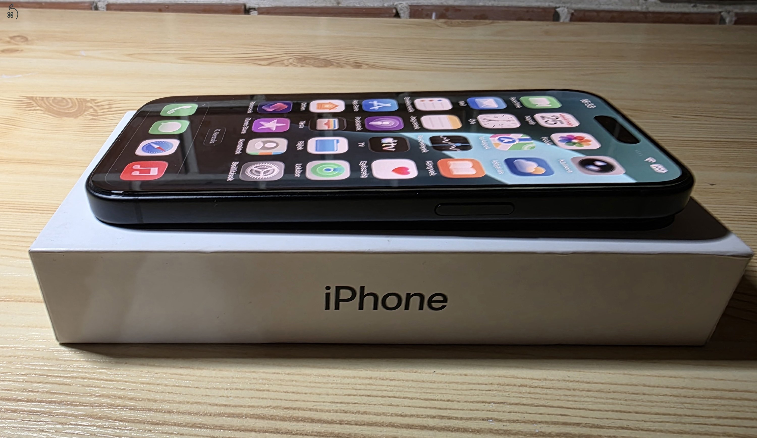 iPhone 15 128GB, fekete, garanciális
