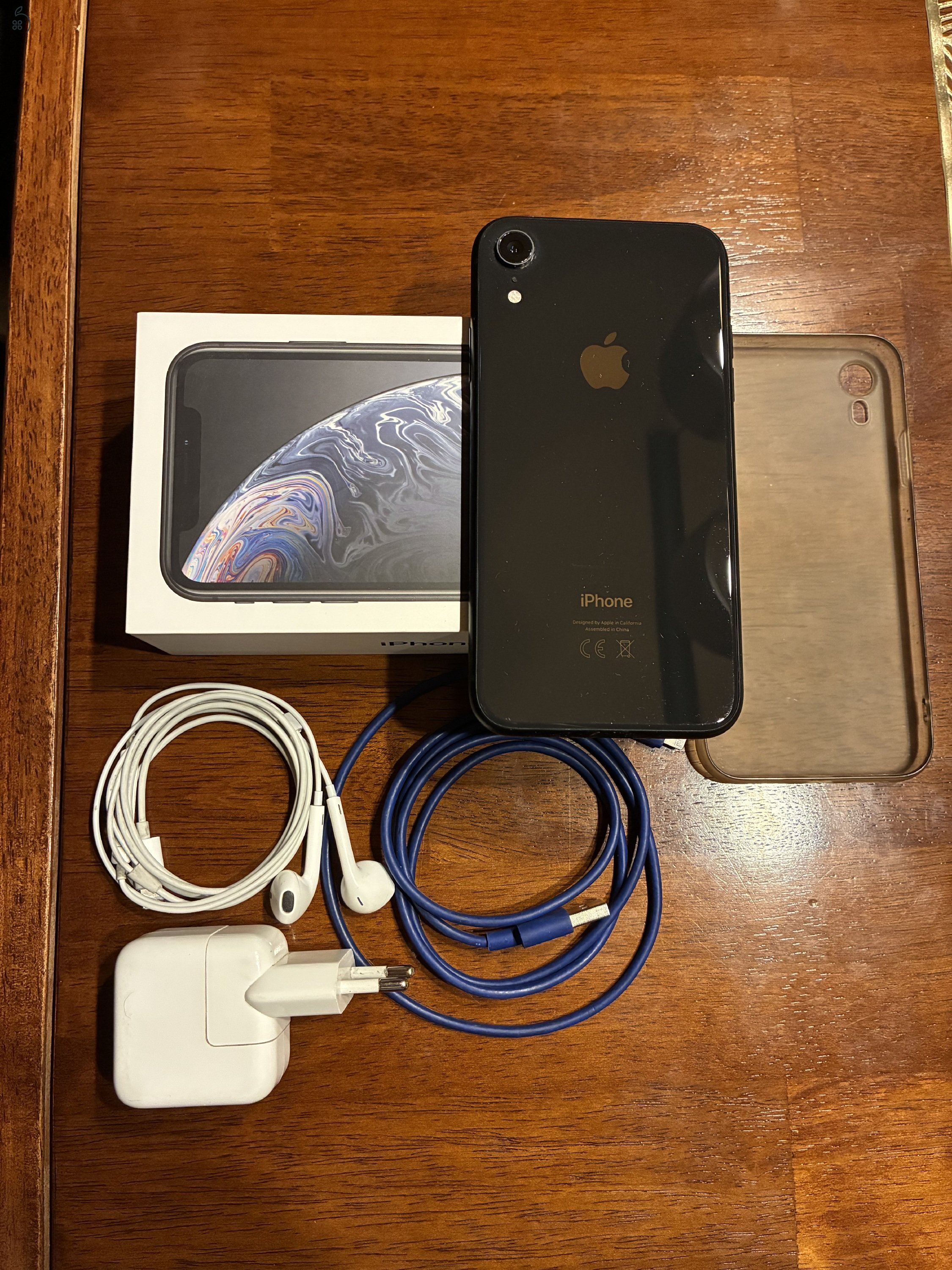 iPhone XR 64 GB fekete
