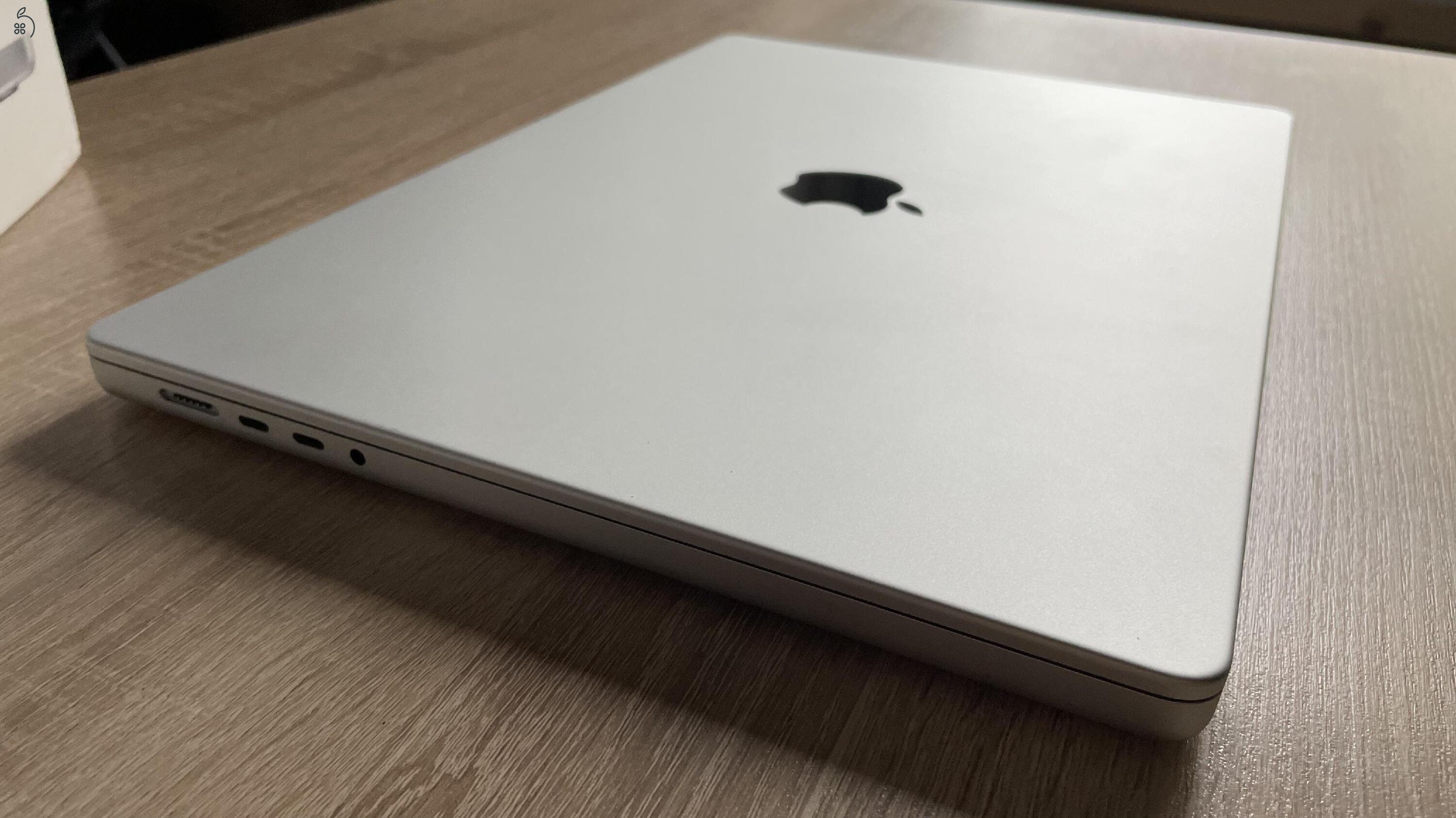 Apple Macbook Pro M1 Max 16” 32GB / 1TB (10c/32c/16c), 92% akksi, Silver, mintha új lenne