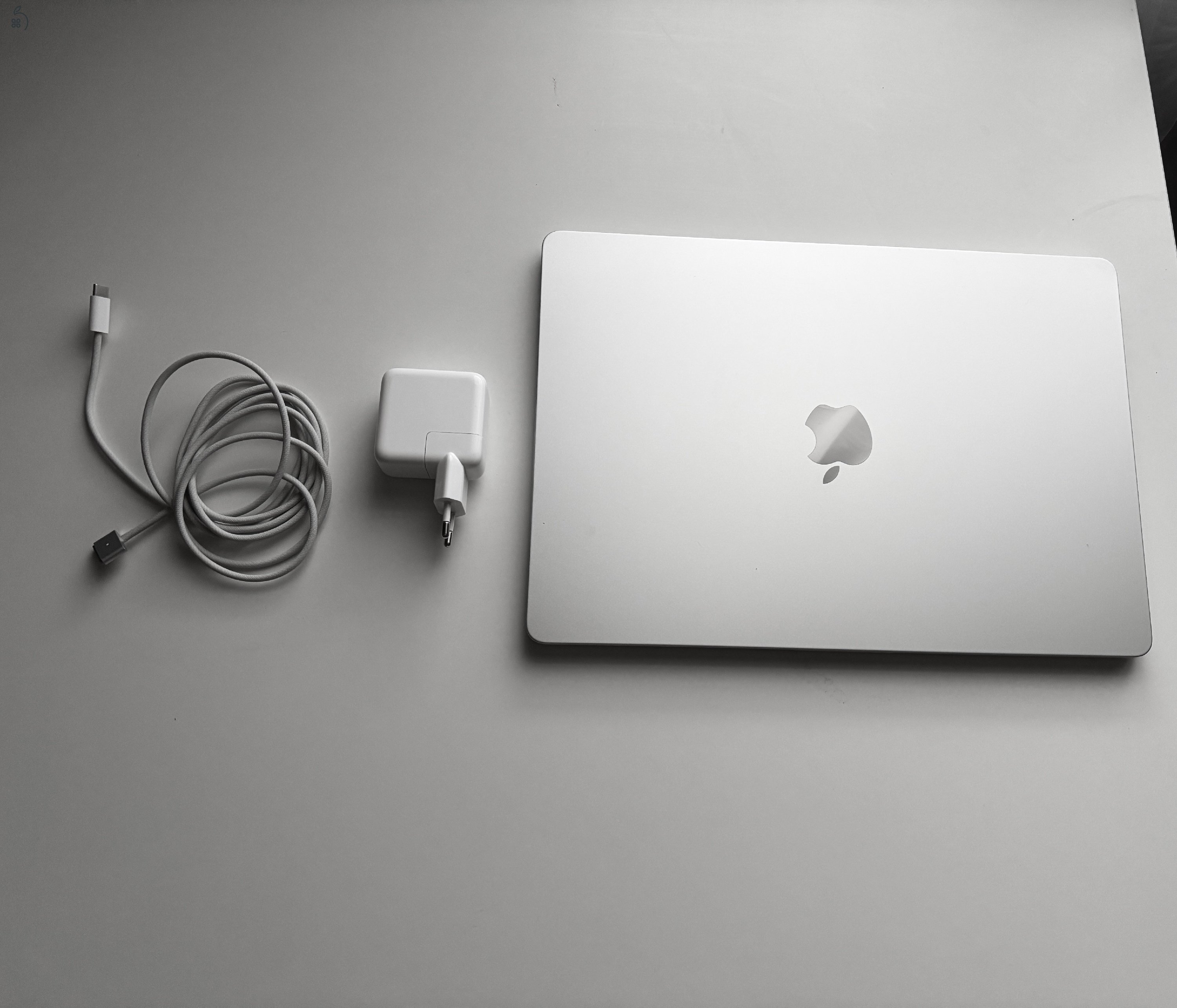 MacBook Air 15″ M3 (2024) – 16GB RAM – Újszerű állapot