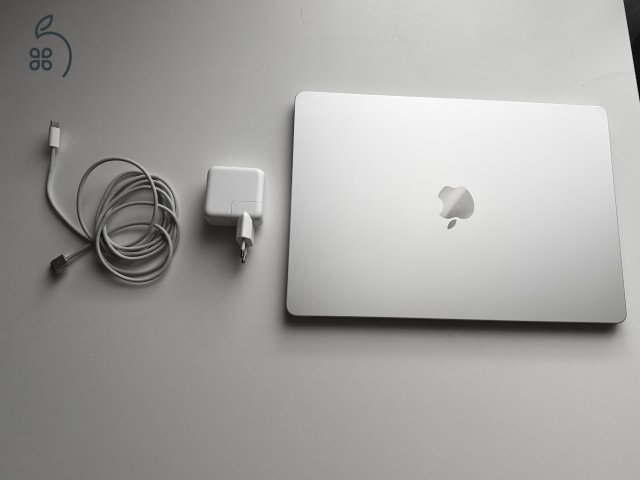 MacBook Air 15″ M3 (2024) – 16GB RAM – Újszerű állapot