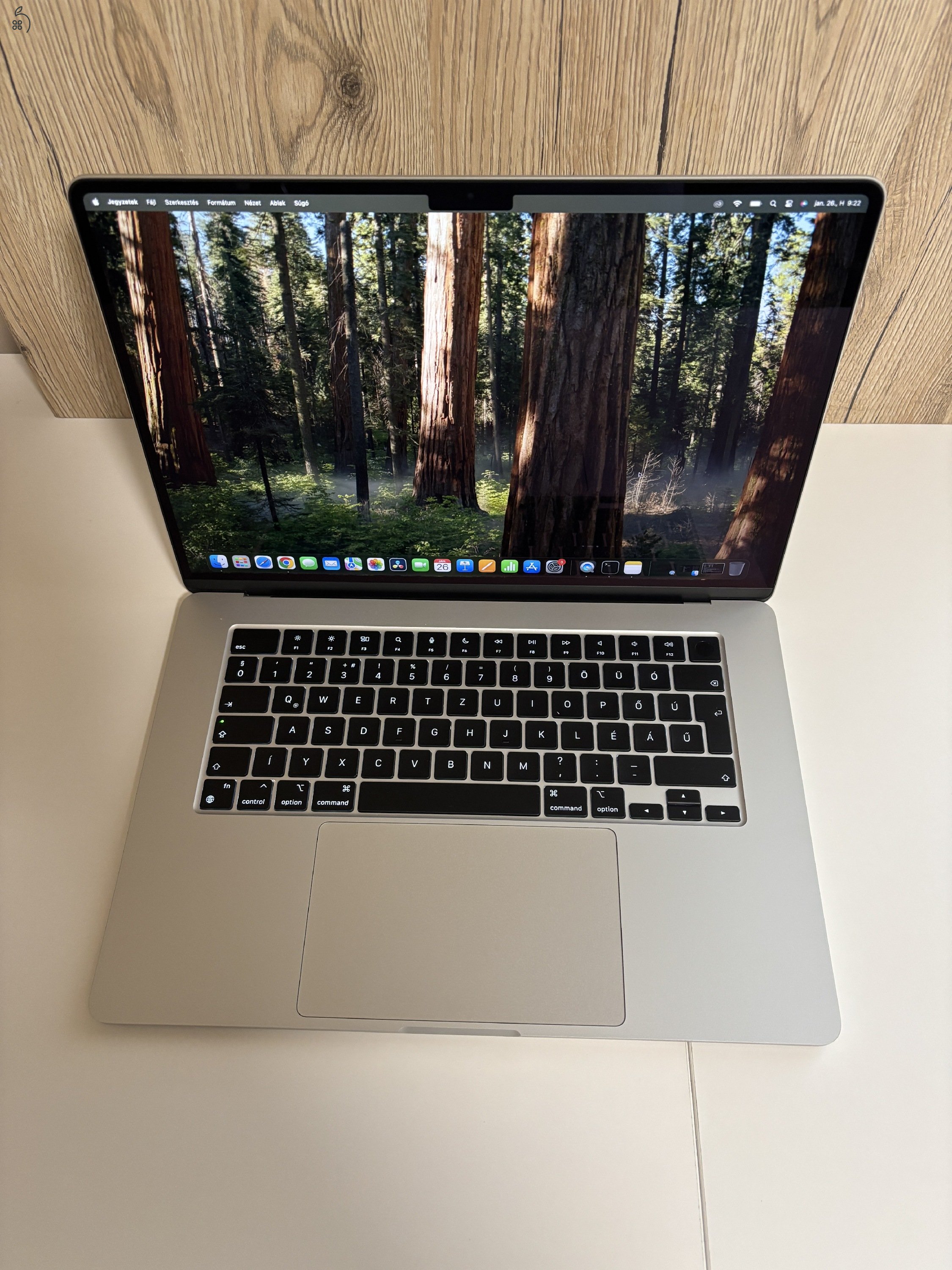 MacBook Air 15″ M3 (2024) – 16GB RAM – Újszerű állapot