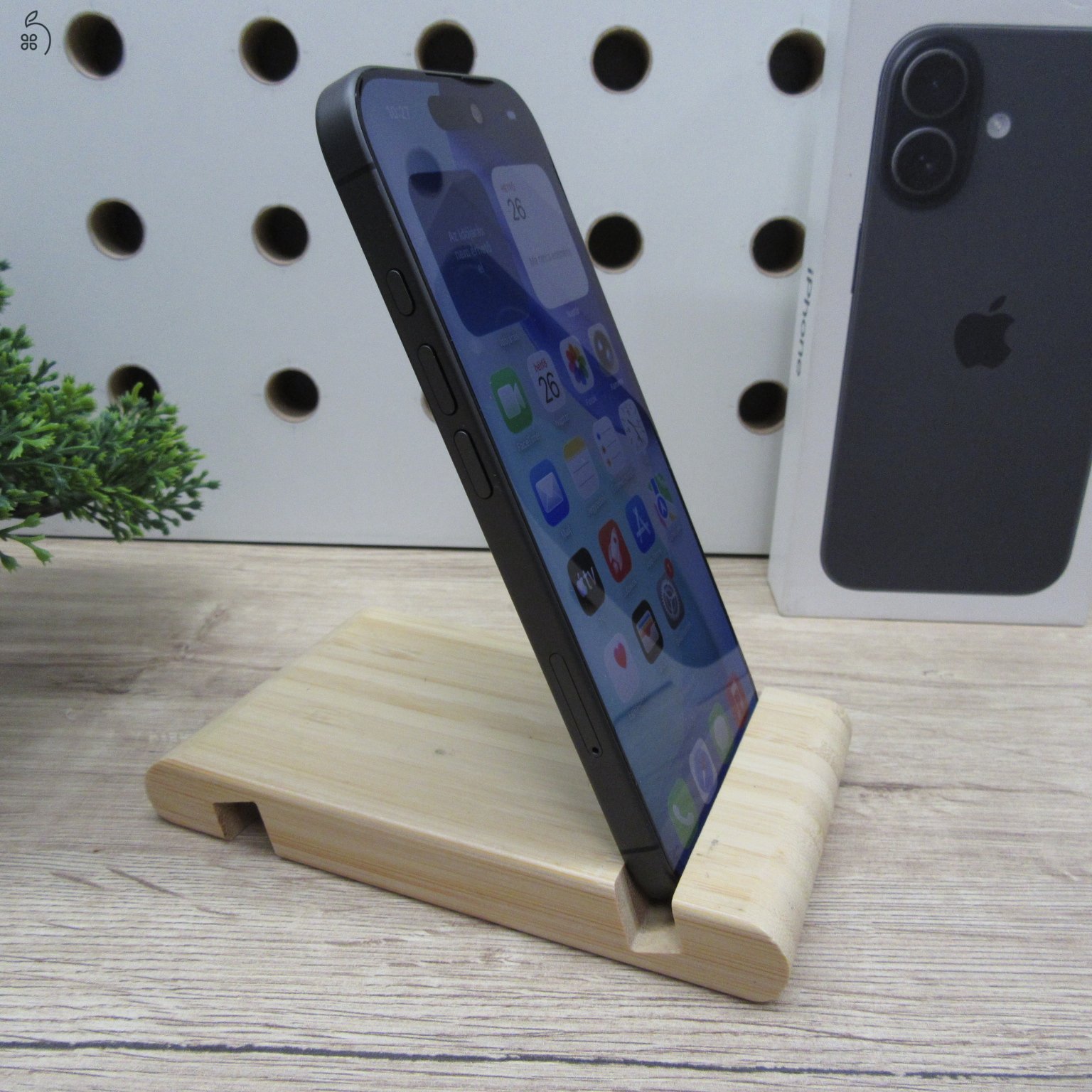 Apple iPhone 17 256GB Black – használt – 100% akku – Apple garancia 2026.12.15-ig