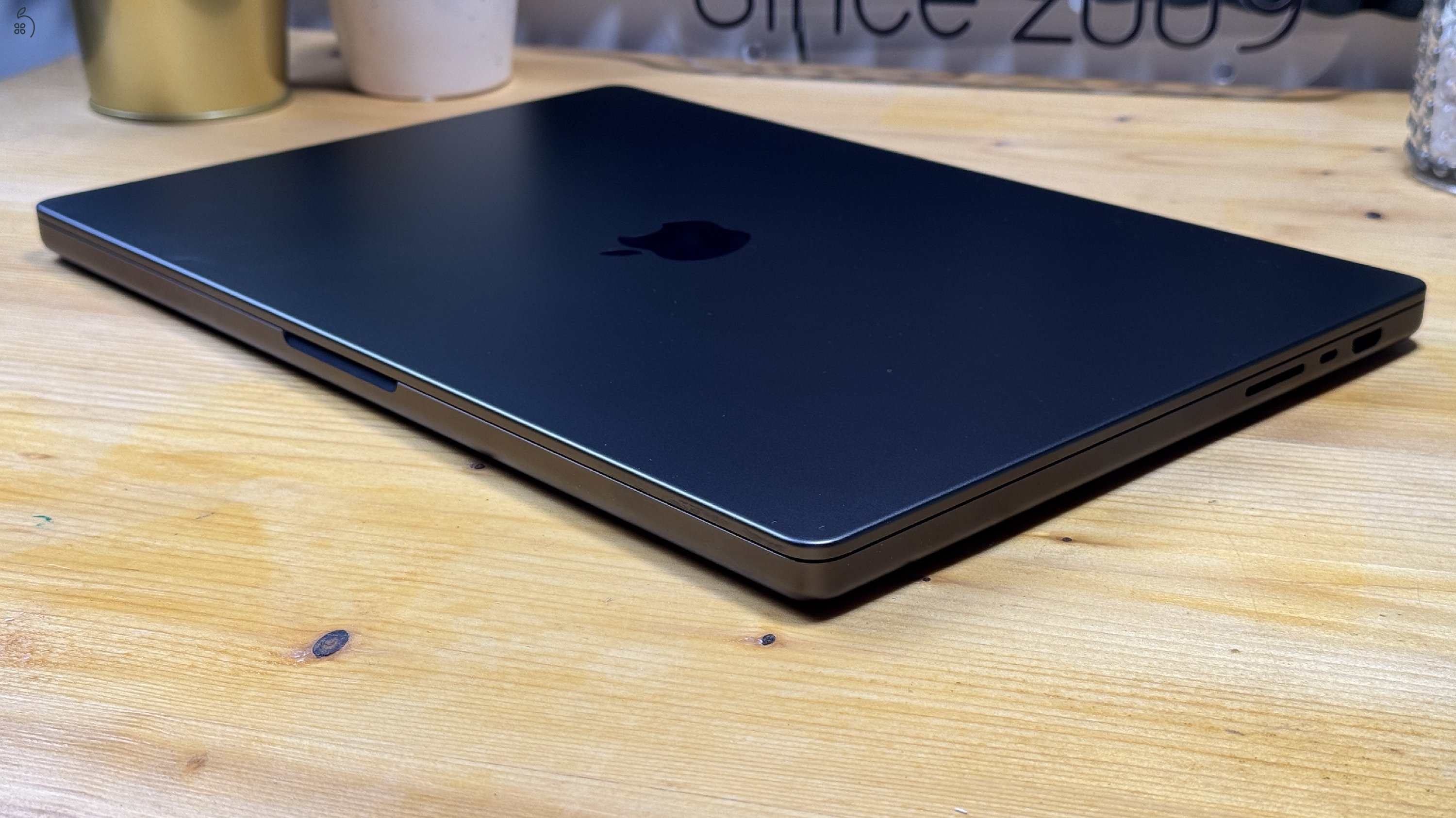 Macbook Pro M3 Pro 36GB/512GB 100% Akkumulátor