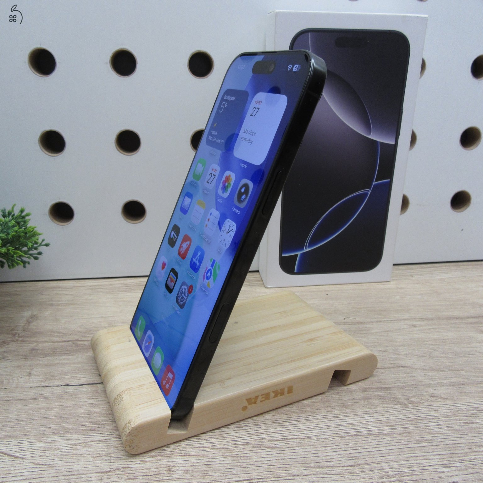 Apple iPhone 16 Pro Max 256GB Black Titanium – használt, karcmentes – Apple garancia 2026.06.02-ig