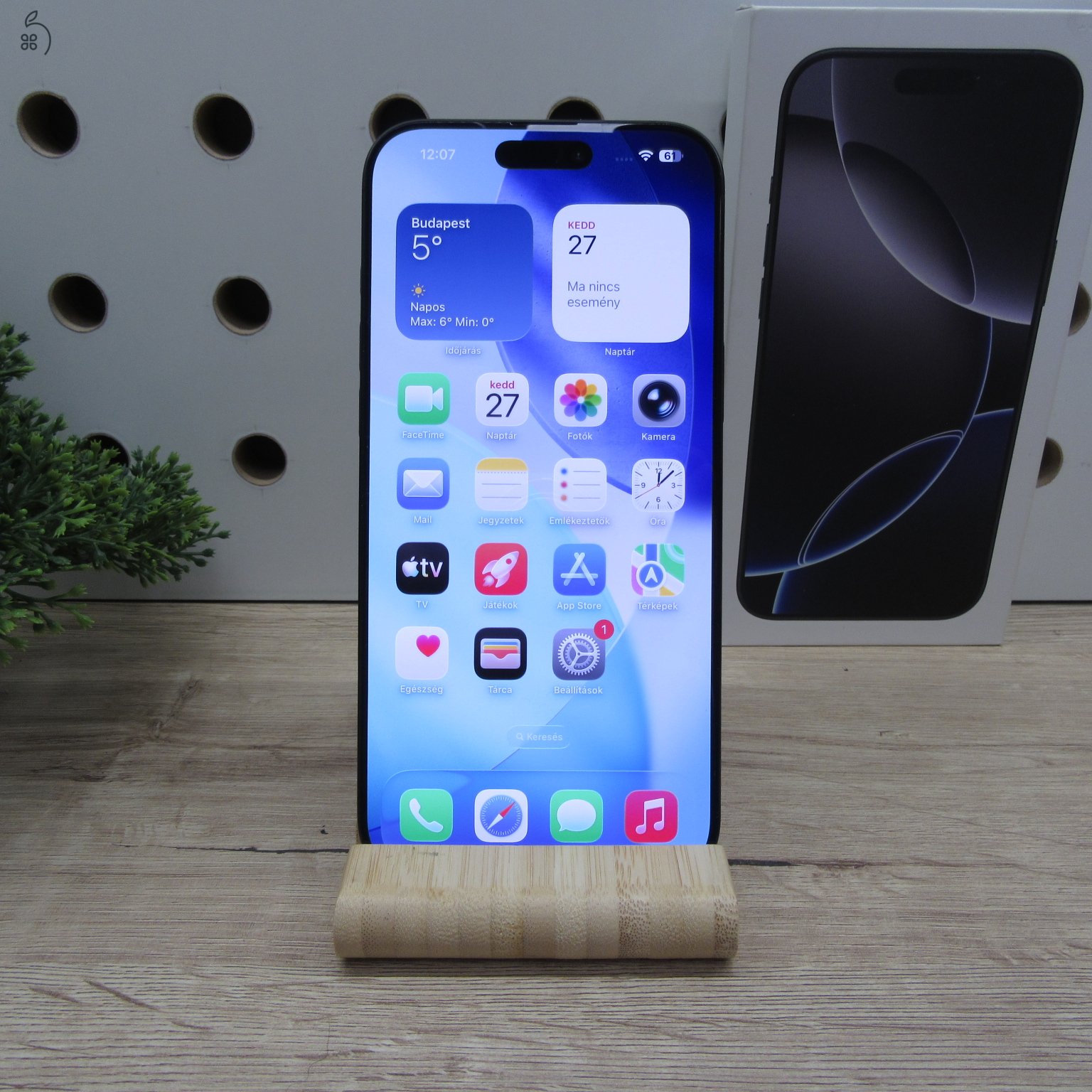 Apple iPhone 16 Pro Max 256GB Black Titanium – használt, karcmentes – Apple garancia 2026.06.02-ig