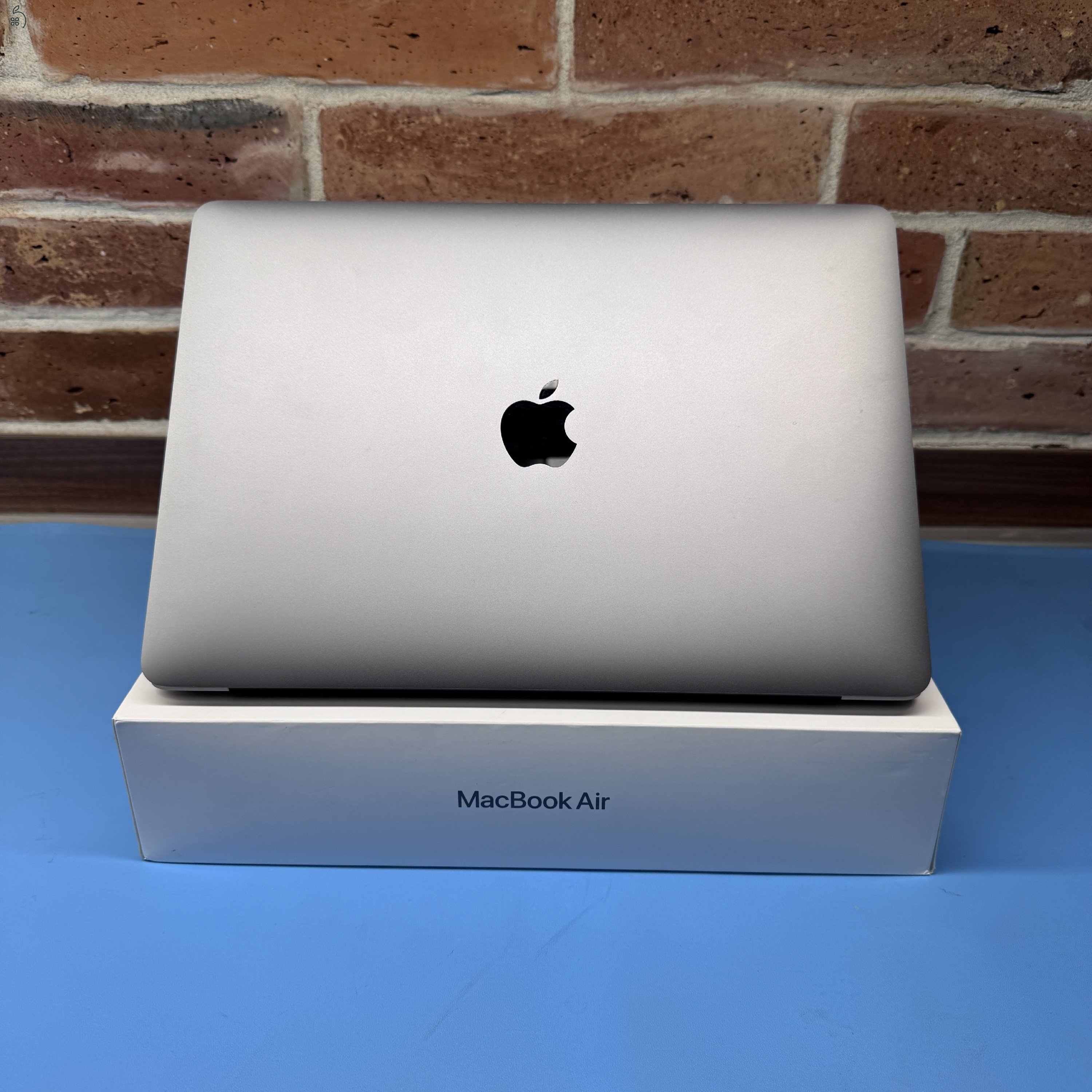 Újszerű Apple MacBook Air 13” Retina (2020) M1 Chip 256GB SSD - Spacegray - MAGYAR